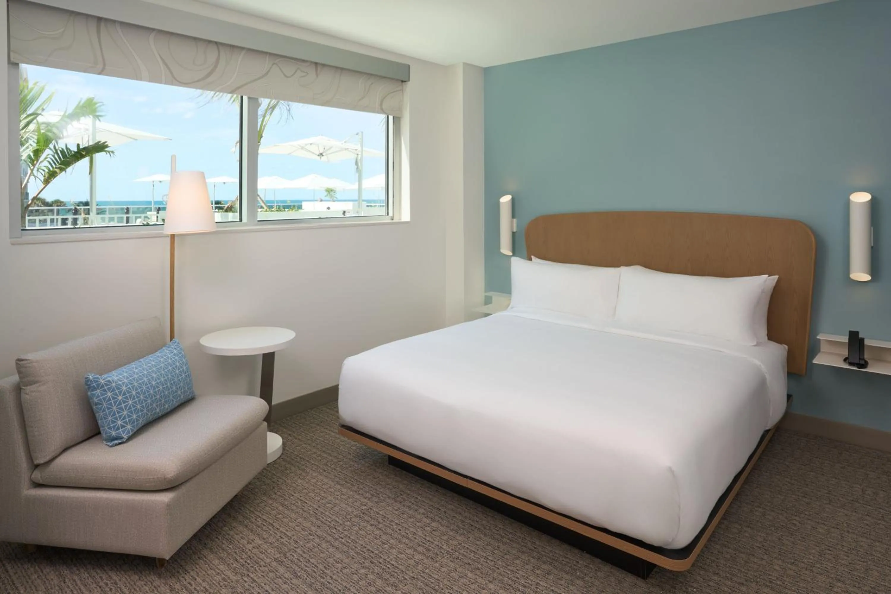 Swimming pool, Bed in Element Melbourne Oceanfront