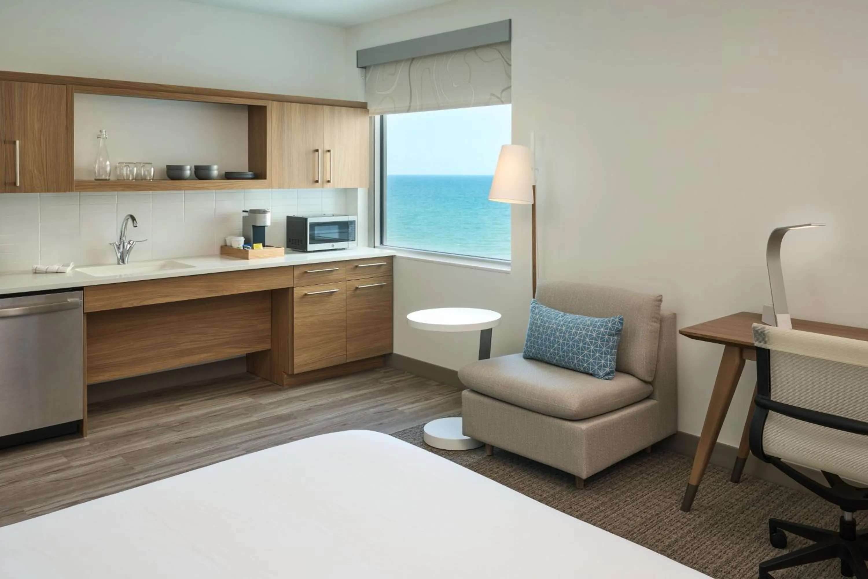 Photo of the whole room in Element Melbourne Oceanfront