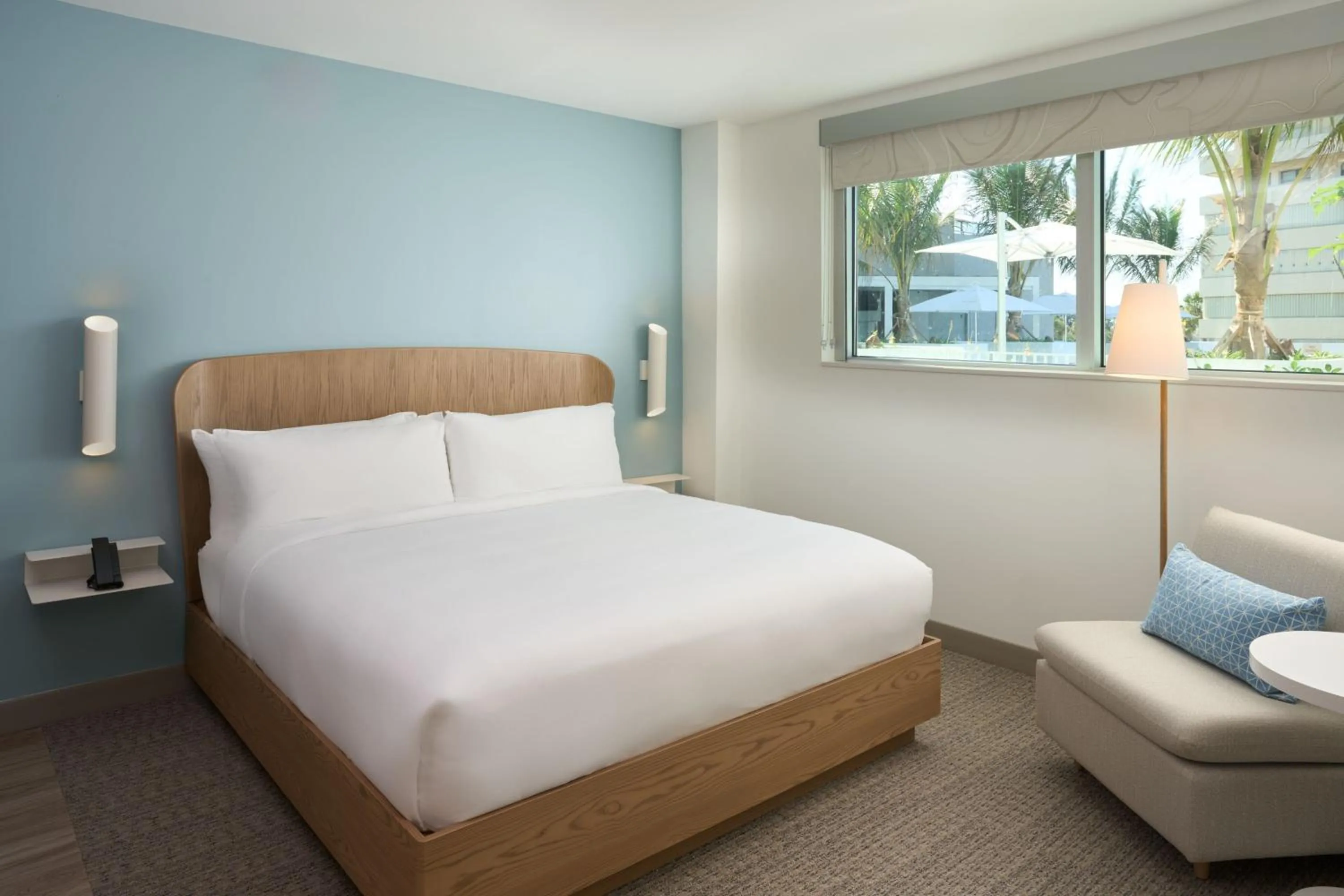 Swimming pool, Bed in Element Melbourne Oceanfront