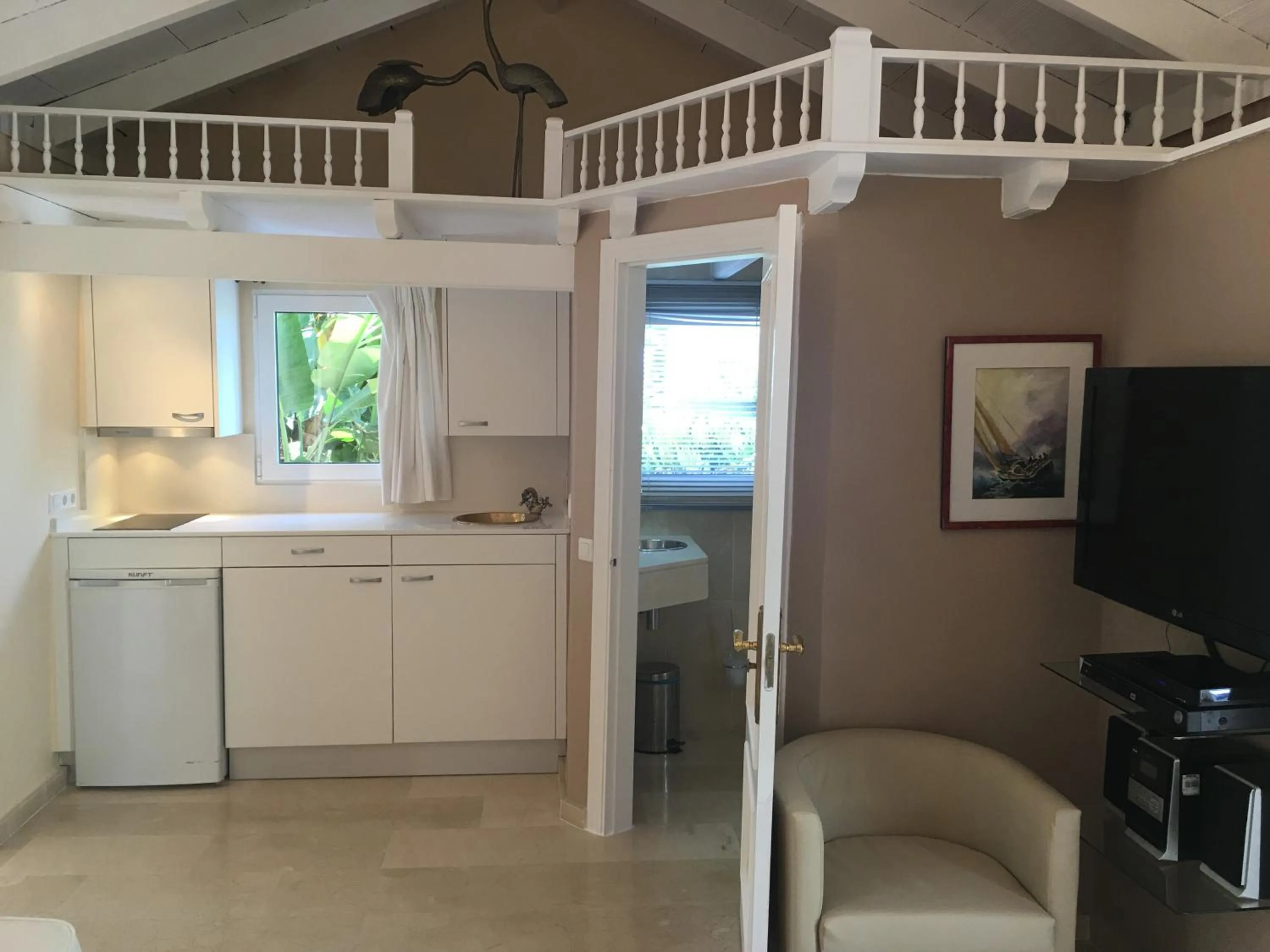 Photo of the whole room in La Perla de Torrenueva