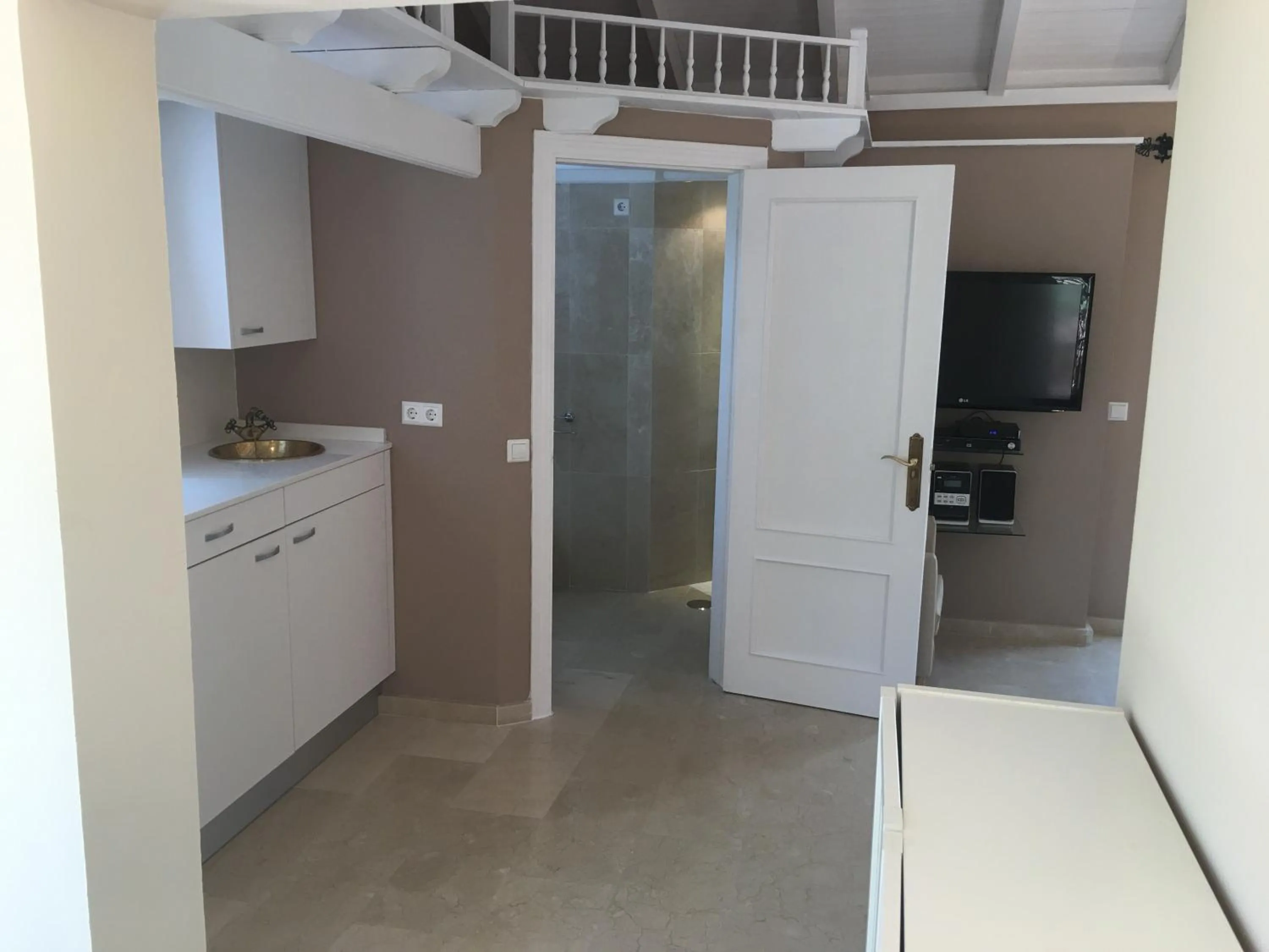 Photo of the whole room in La Perla de Torrenueva