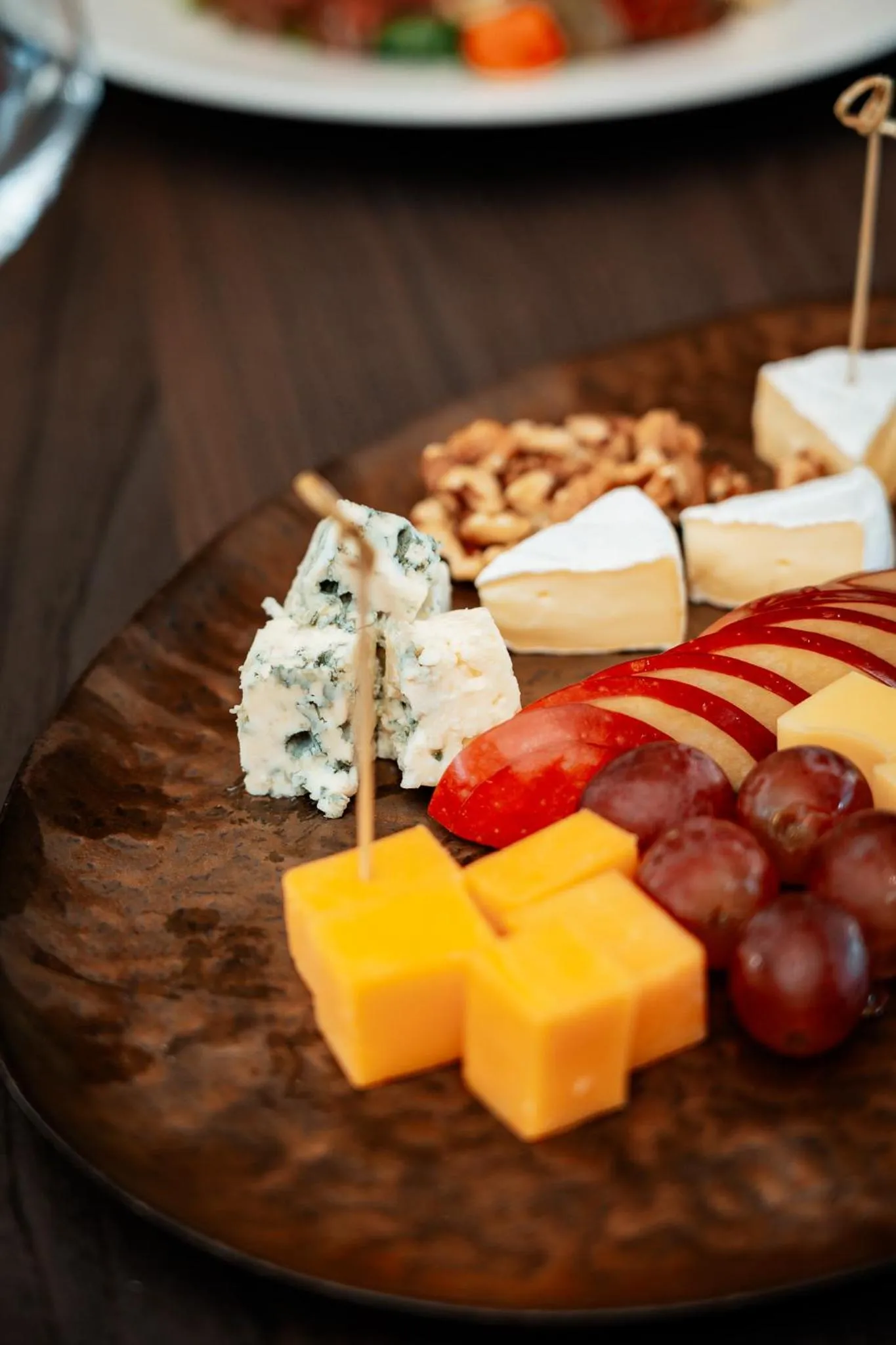 Restaurant/places to eat in Sky Airport Hotel