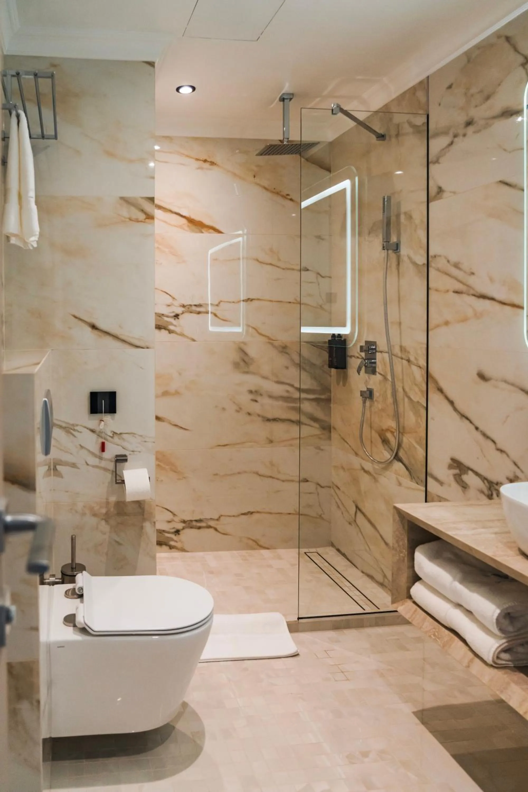 Shower in Sky Airport Hotel