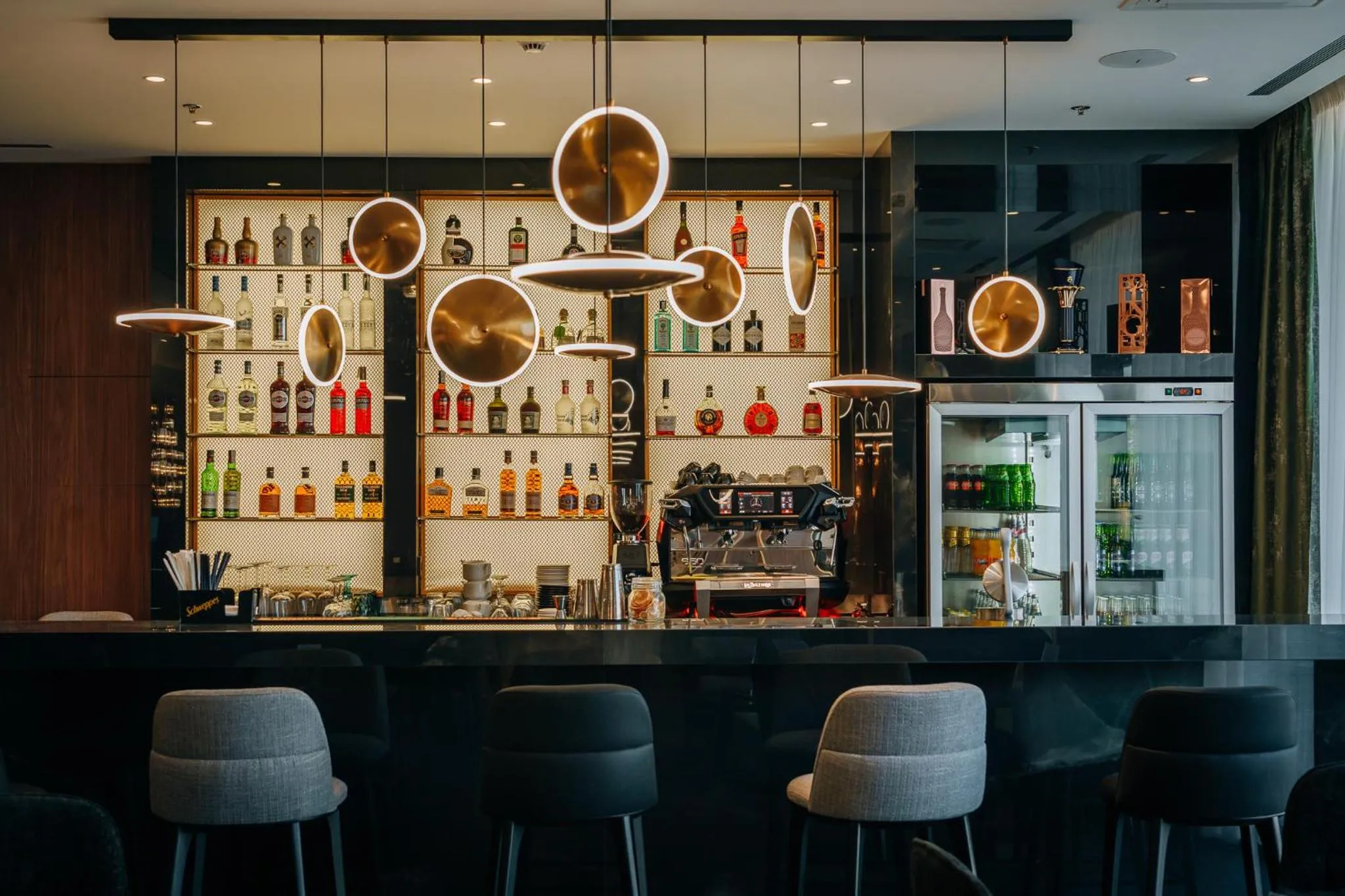 Lounge or bar in Sky Airport Hotel