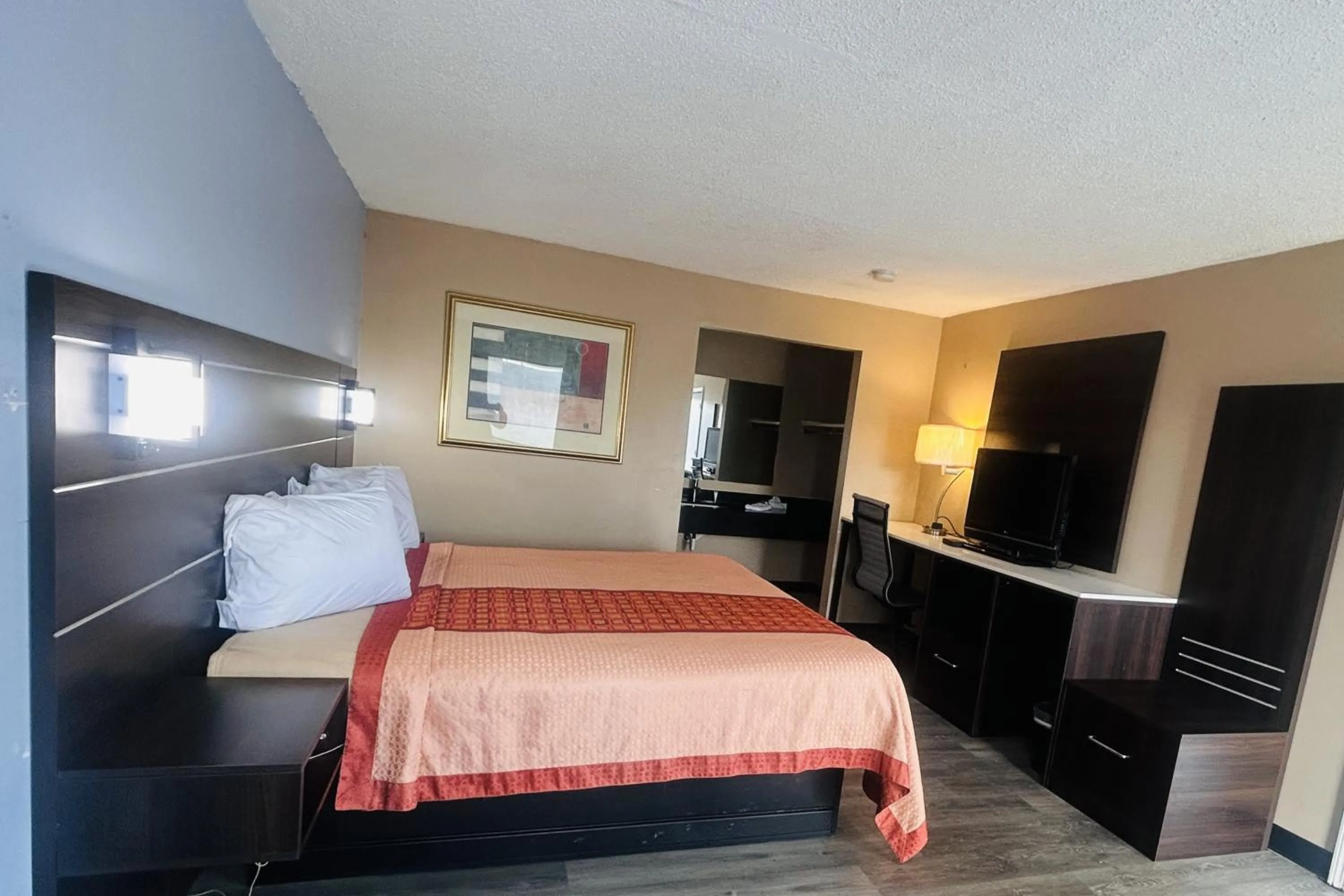 Bedroom, Bed in Residential Suites Blue Springs by Hotel O I 70