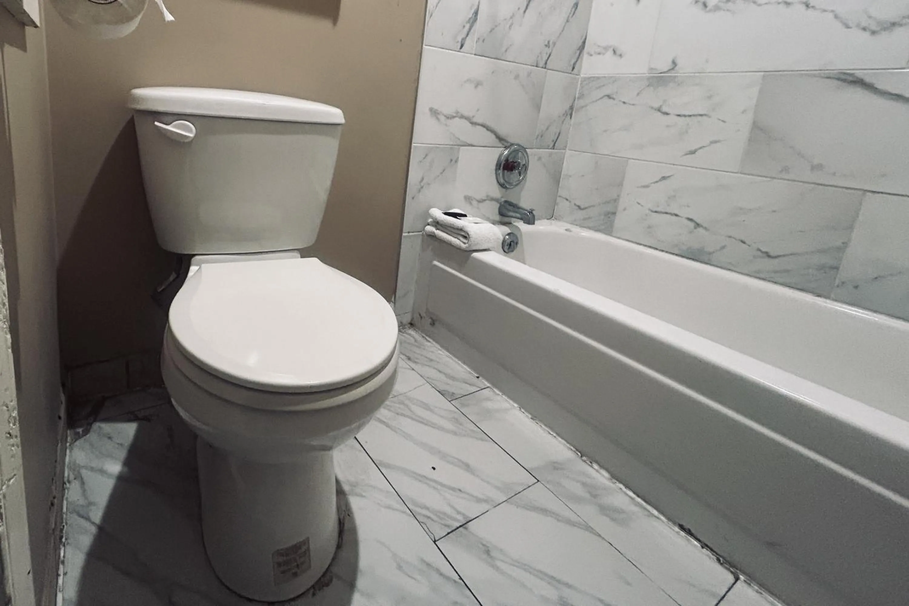 Bathroom in Residential Suites Blue Springs by Hotel O I 70