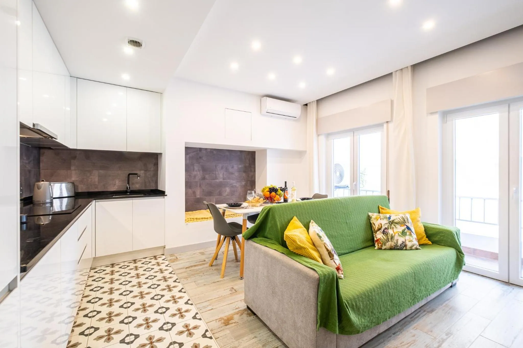 Dining area in Apartment Carvoeiro By The Sea 1 by Algarve Vacation