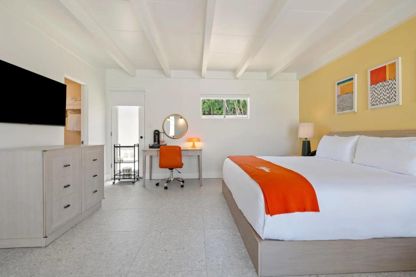 Bed in Mojave Resort - Adults Only