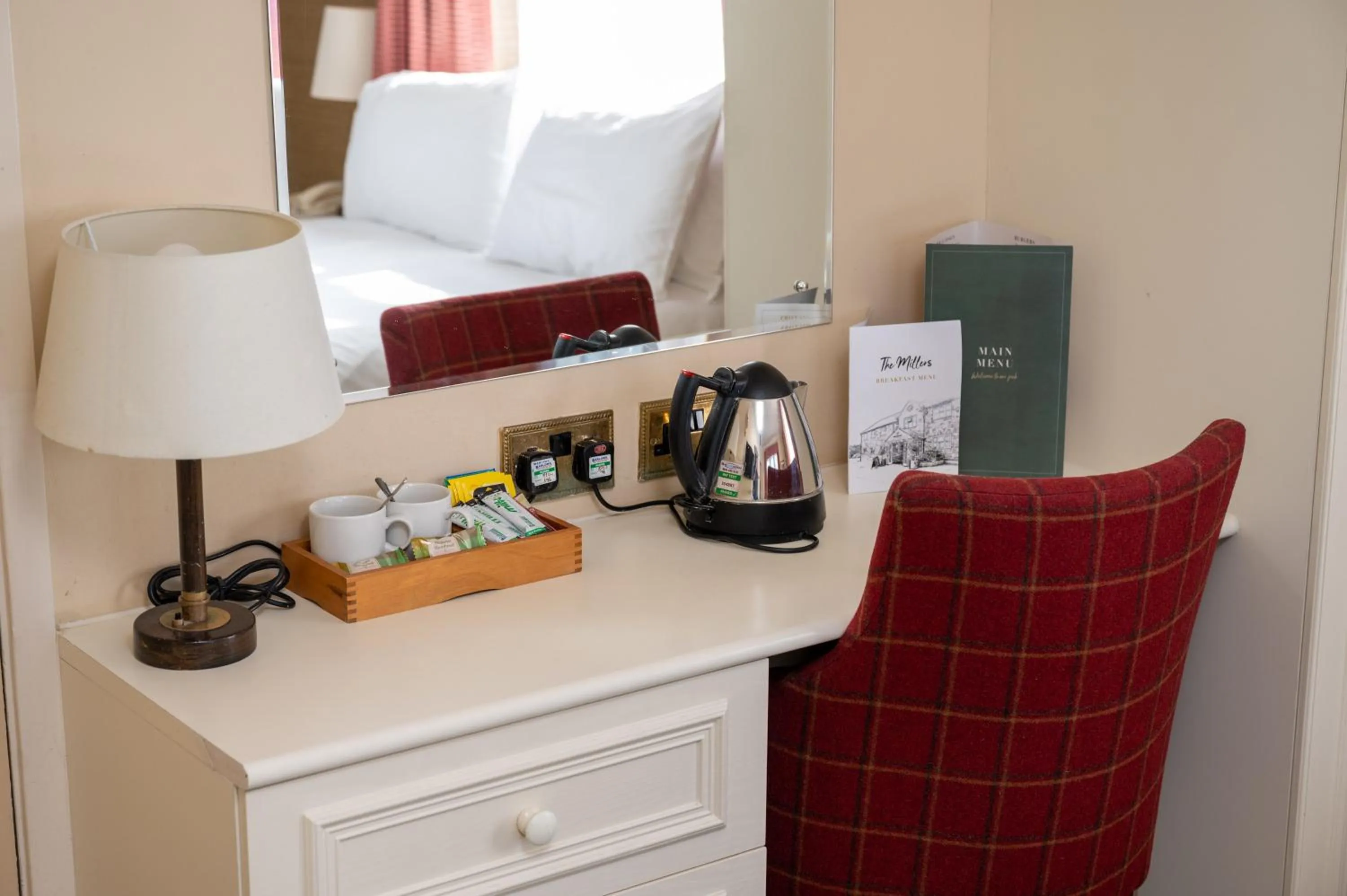 Coffee/tea facilities, Bed in Millers Hotel by Greene King Inns