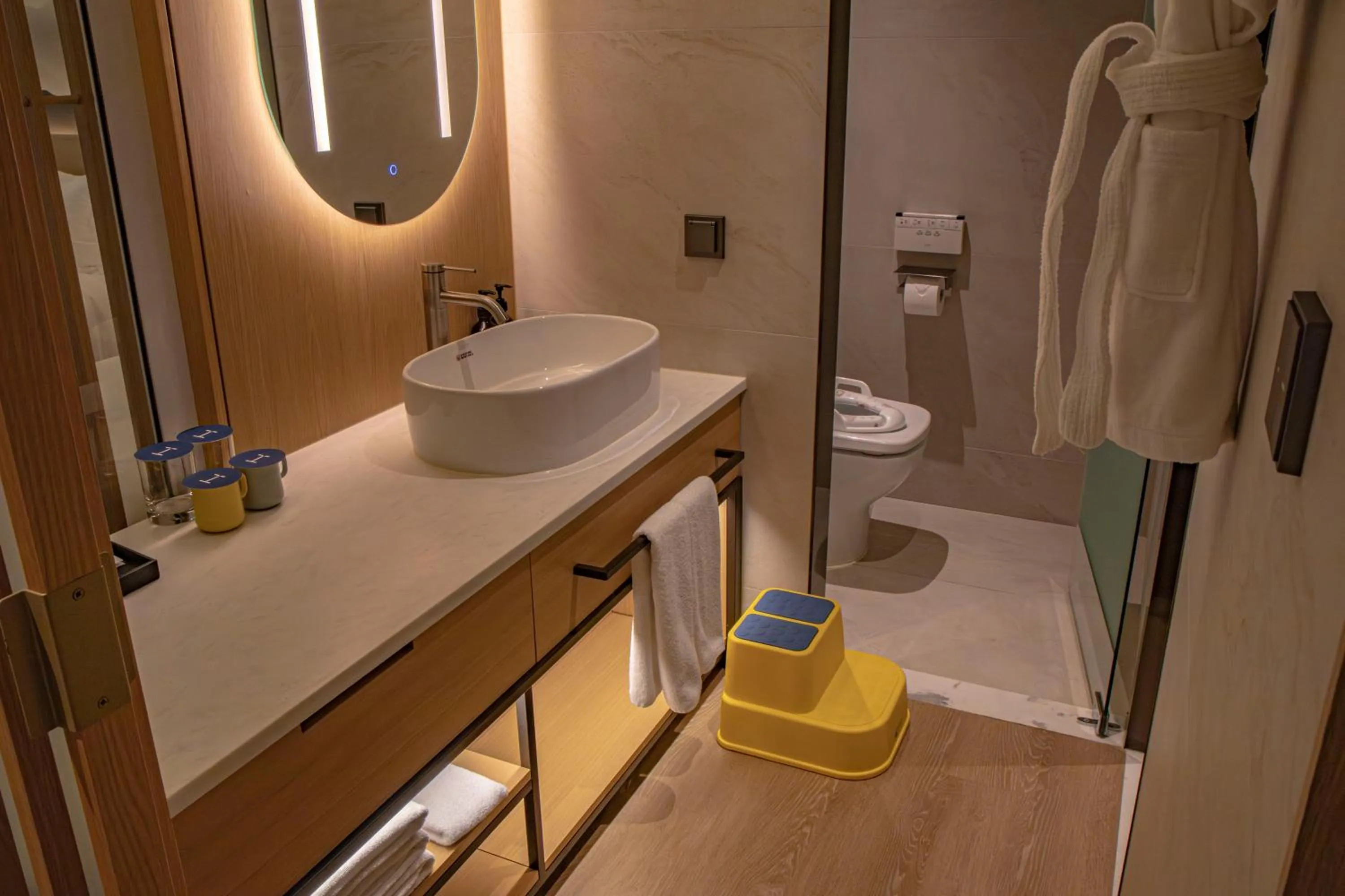 Toilet in Homm Marina Sokcho