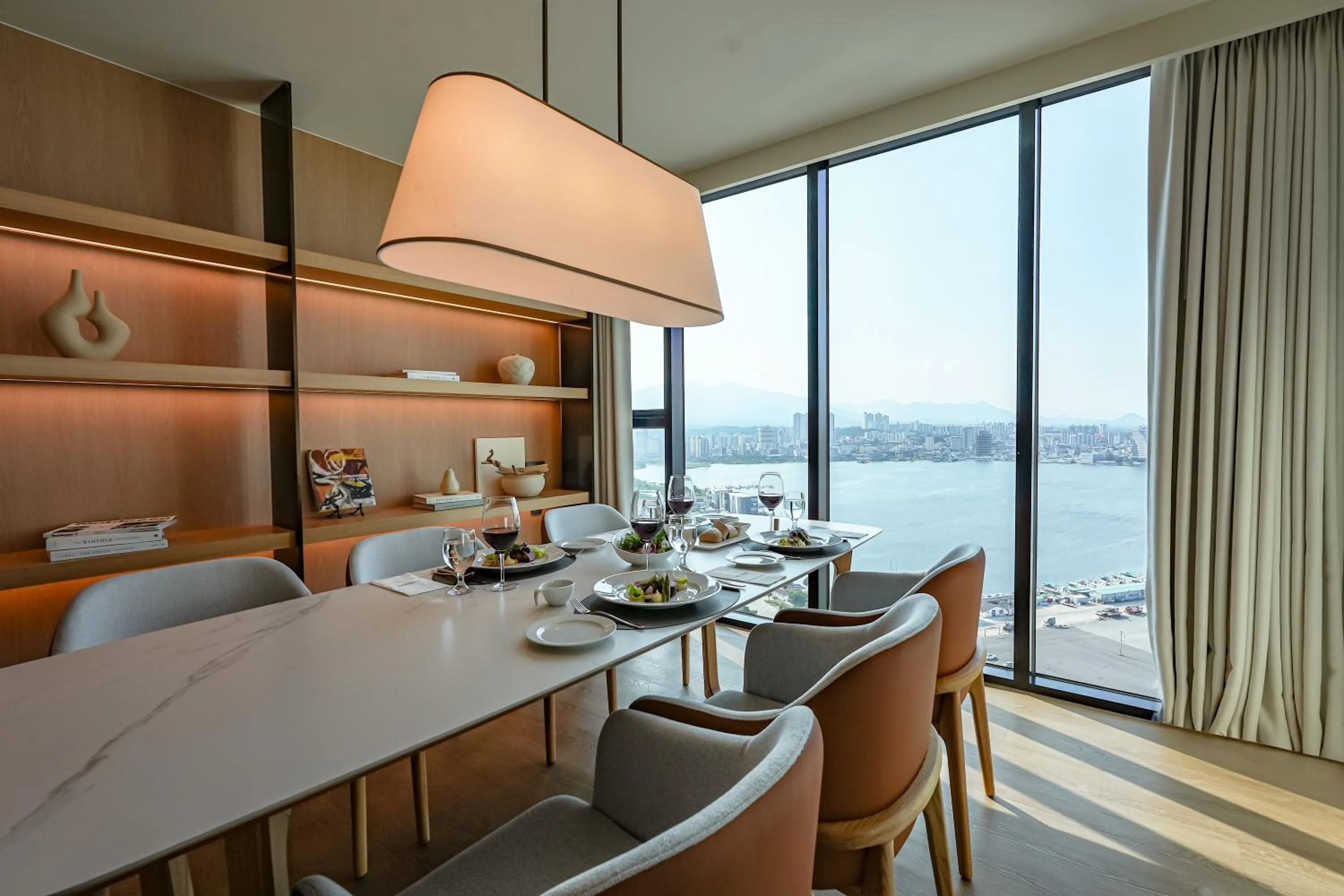 Dining area in Homm Marina Sokcho