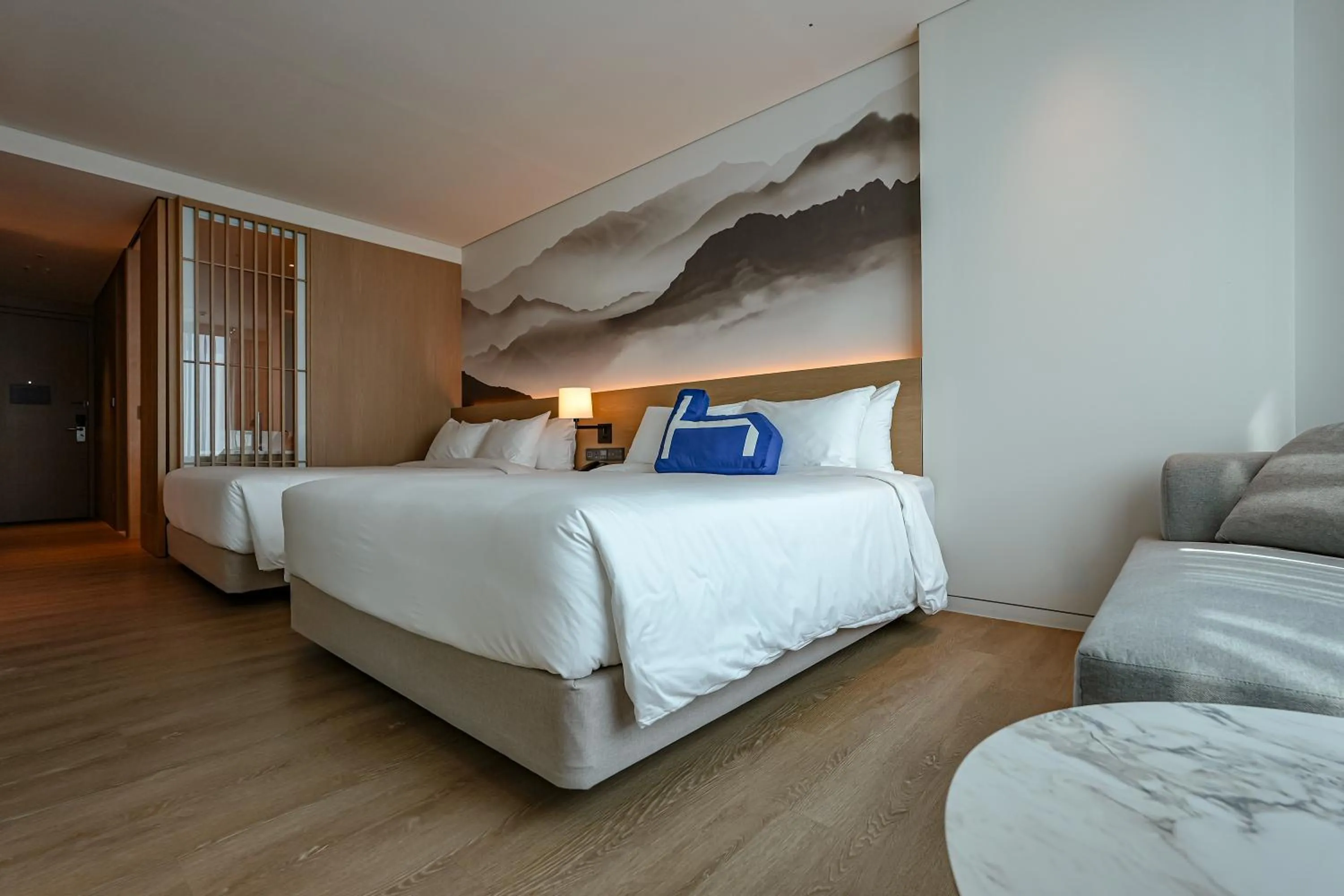 Photo of the whole room, Bed in Homm Marina Sokcho