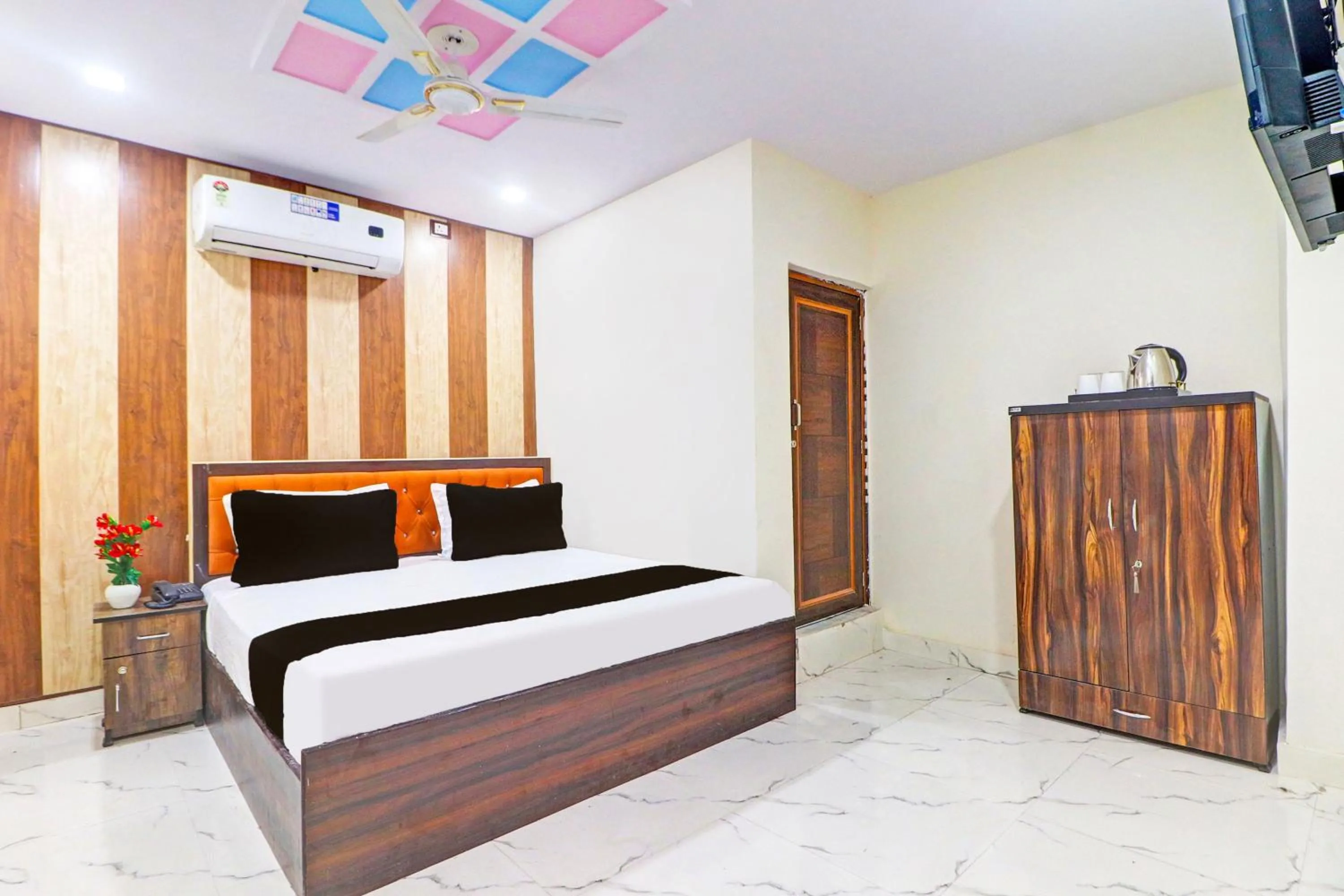 Bedroom, Bed in Super Hotel O Star View Residency