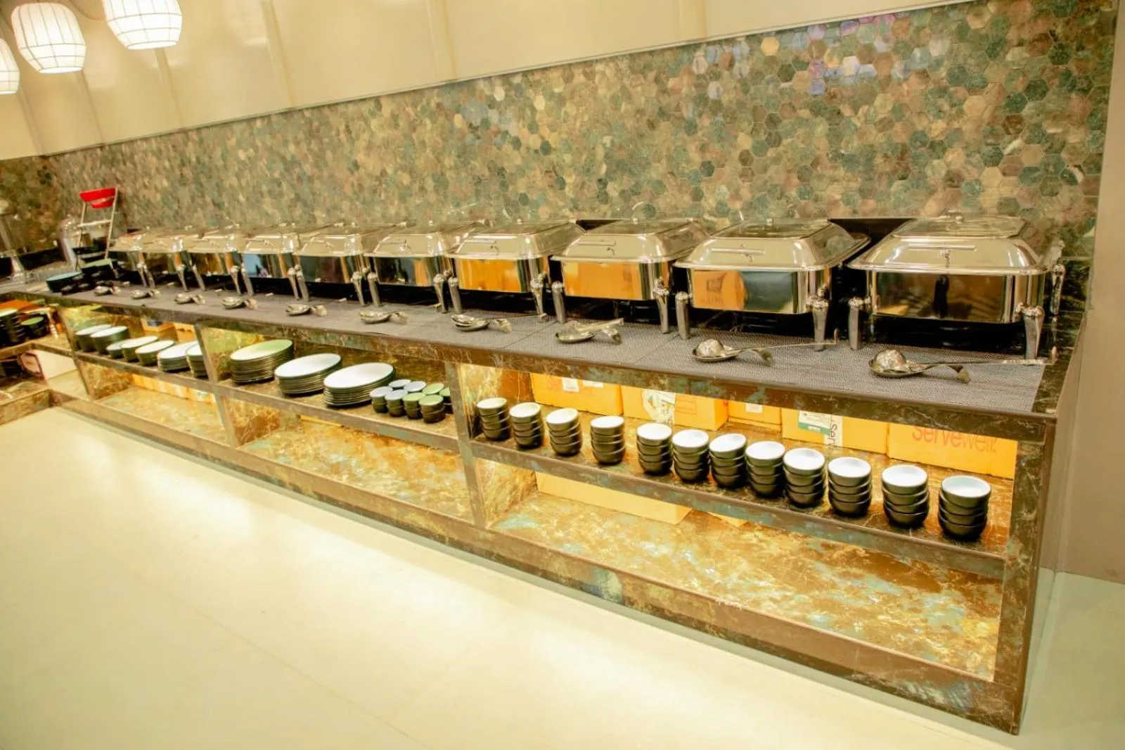 Restaurant/places to eat in Narayani Executive