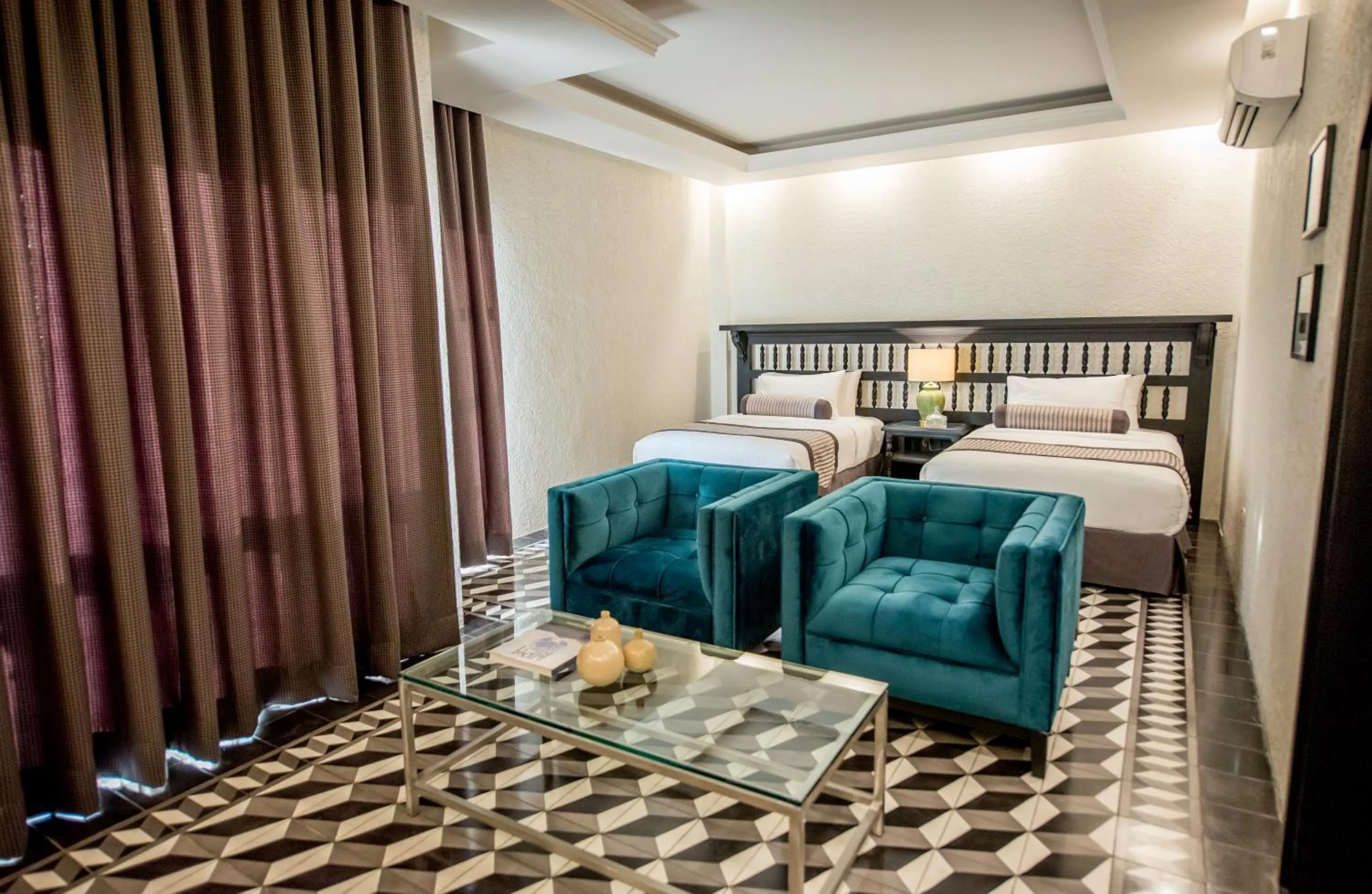 Bedroom, Bed in Hotel 1925