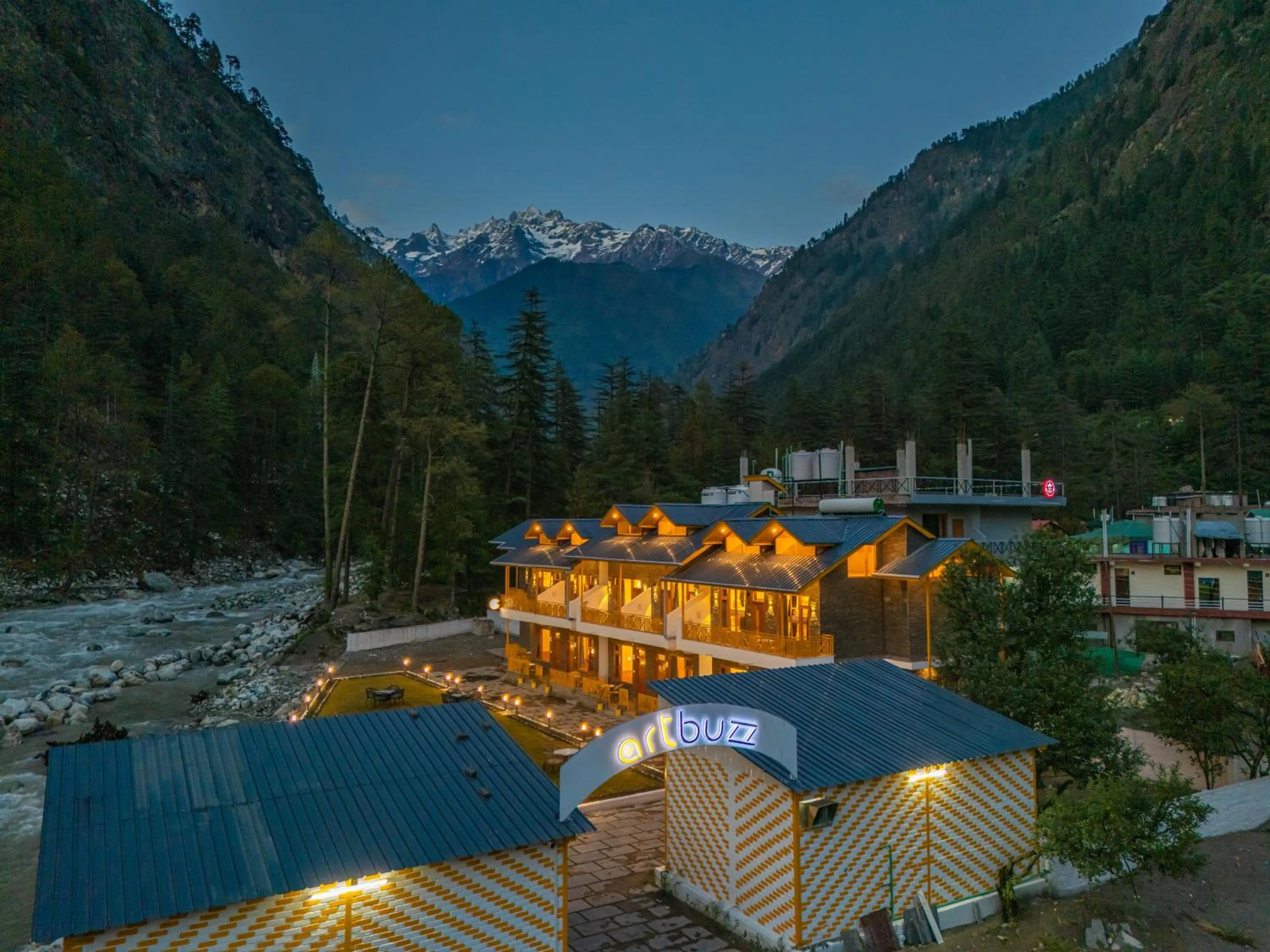 Property building in The Social Stays Kasol