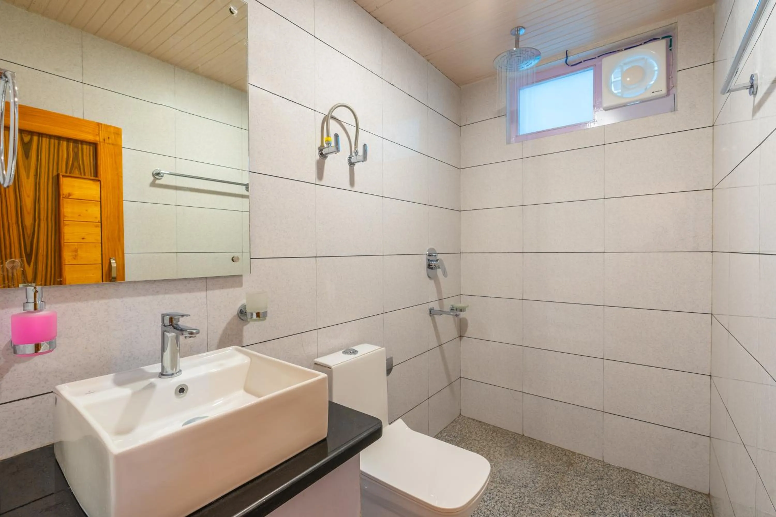 Toilet in The Social Stays Kasol