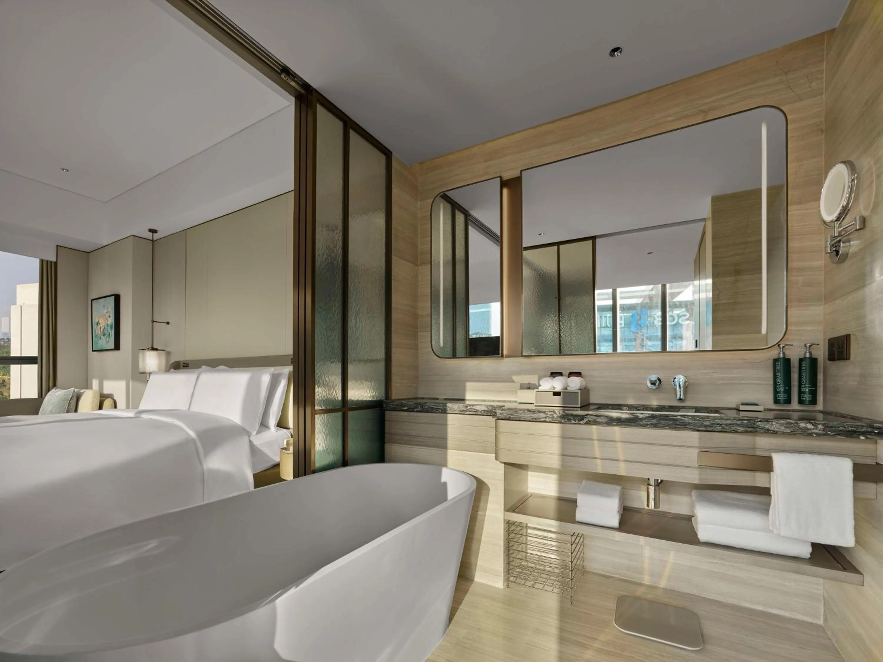 Bathroom, Bed in Doubletree By Hilton Chengdu Xinglong Lake