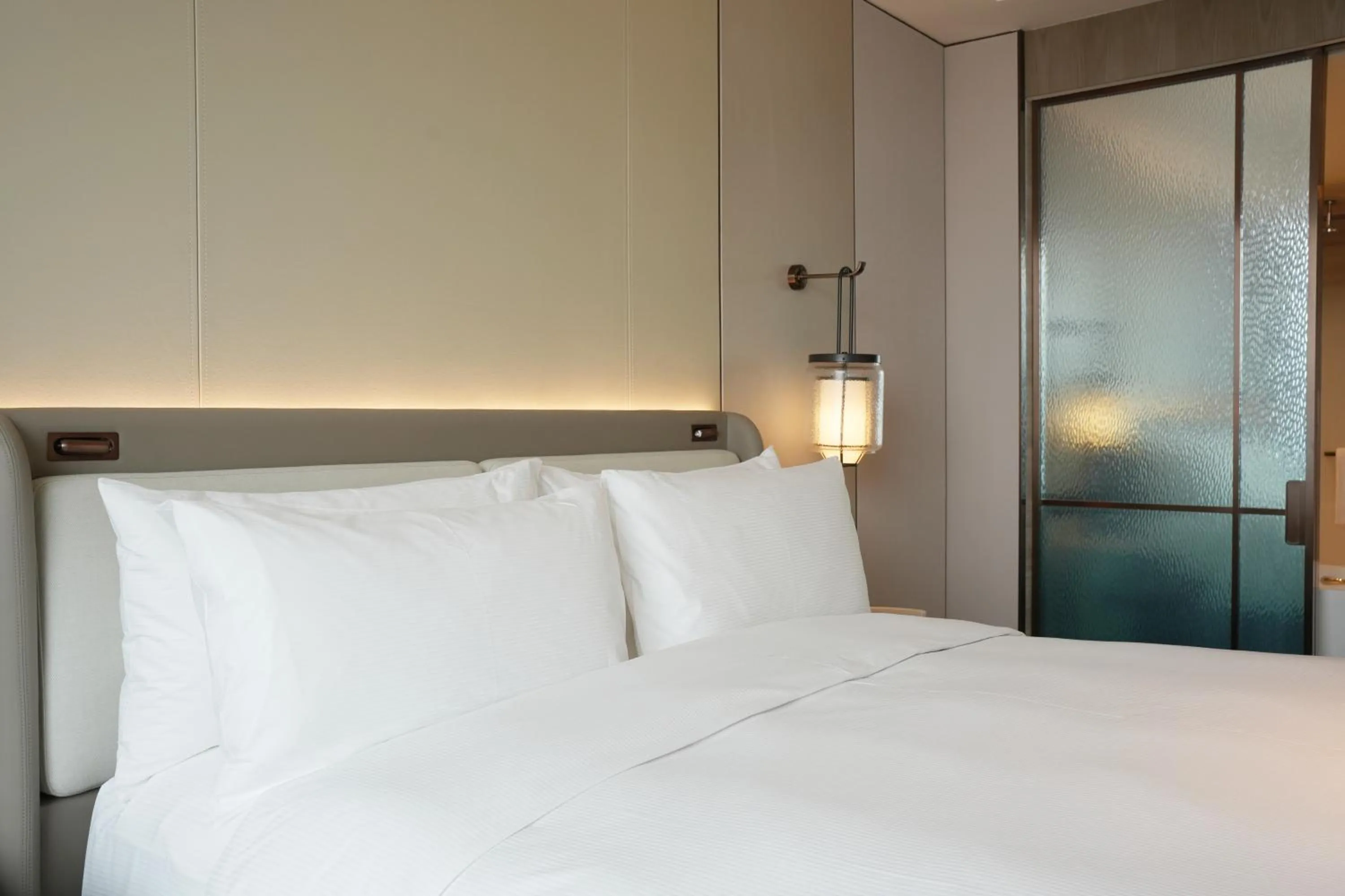 Bed in Doubletree By Hilton Chengdu Xinglong Lake