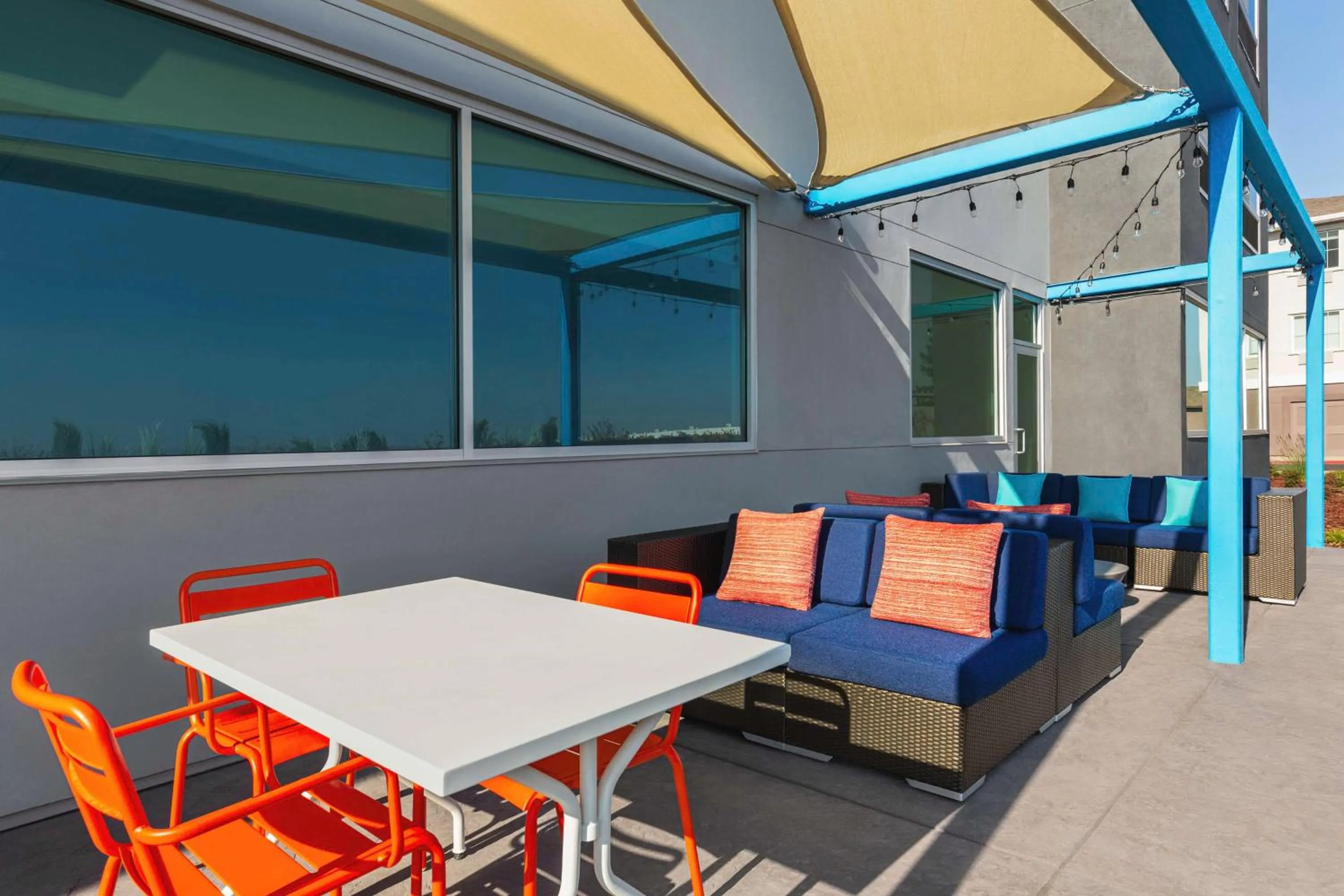 Patio in Tru By Hilton Lodi