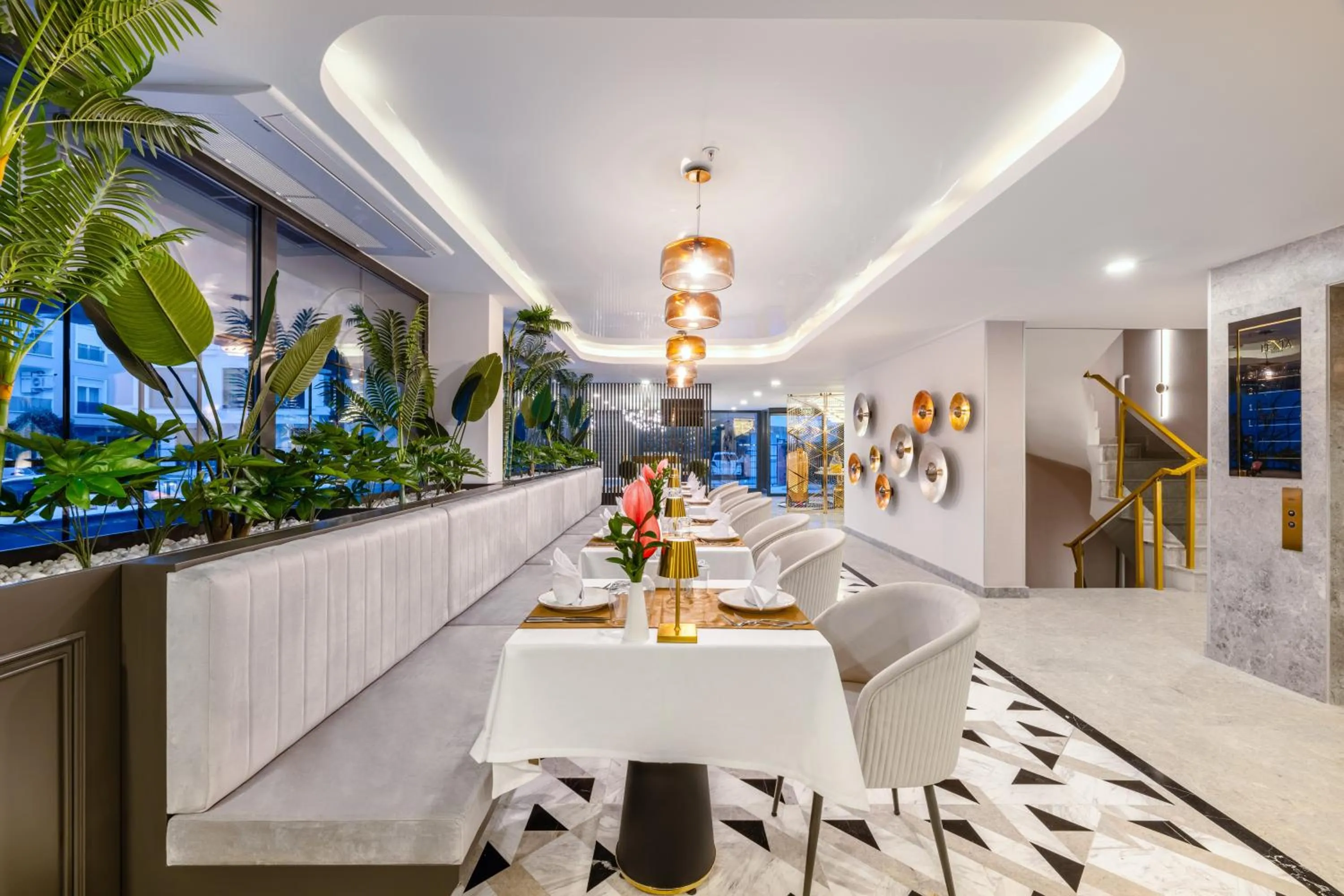 Restaurant/places to eat in Lexia Hotels