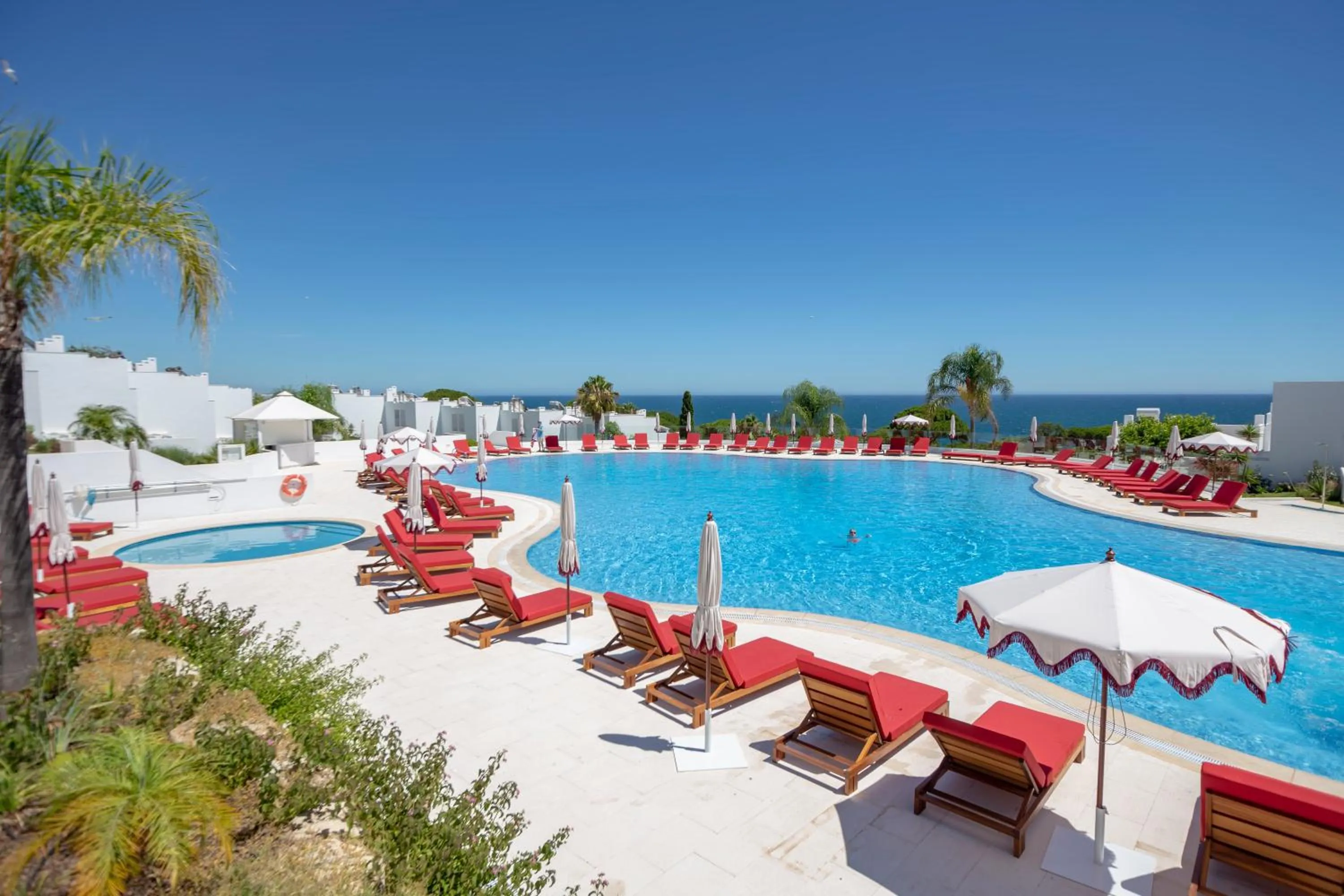 Swimming pool in Villas d'Água Beachfront Resort