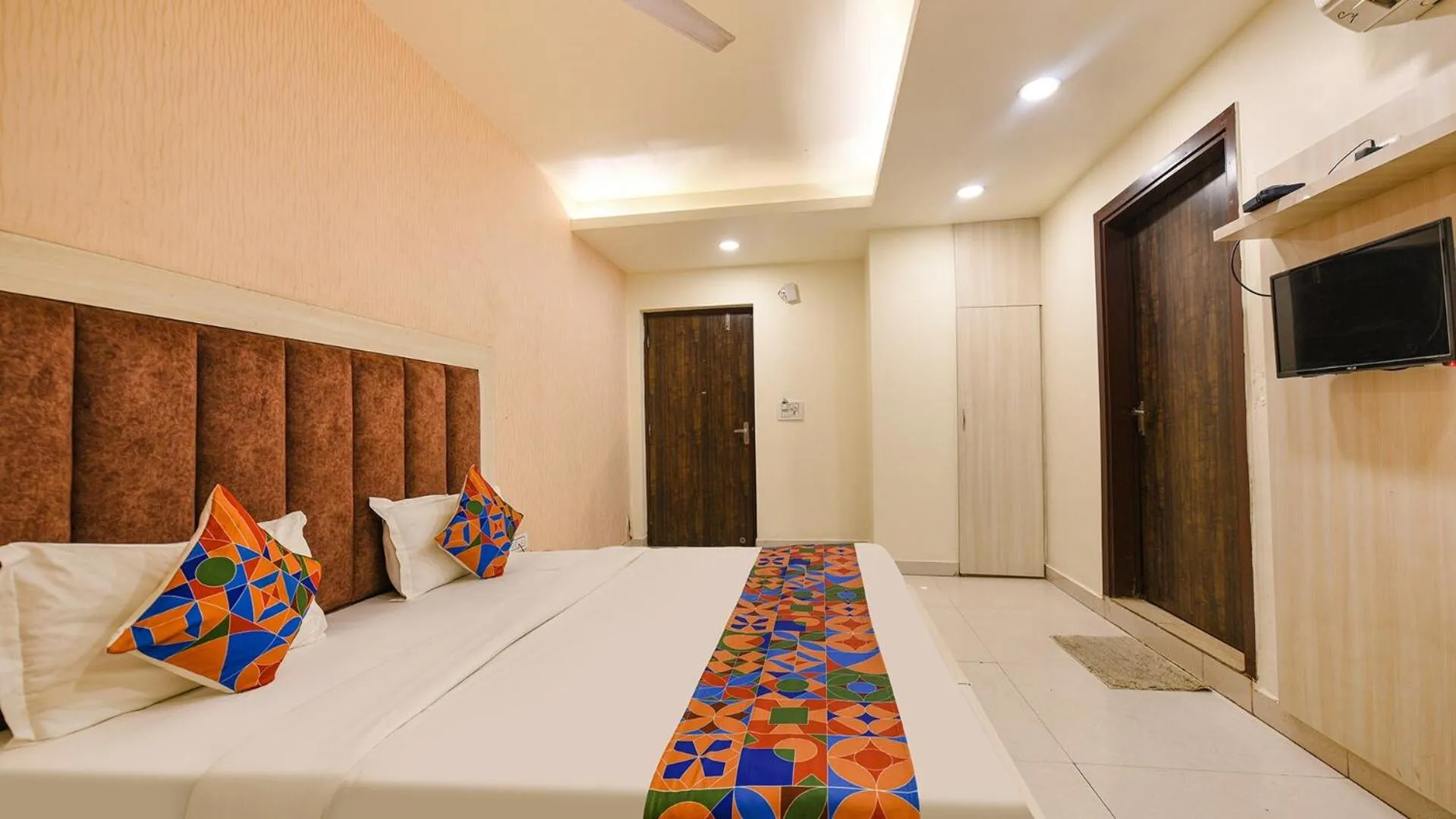 Bed in Hotel Seventh Heaven