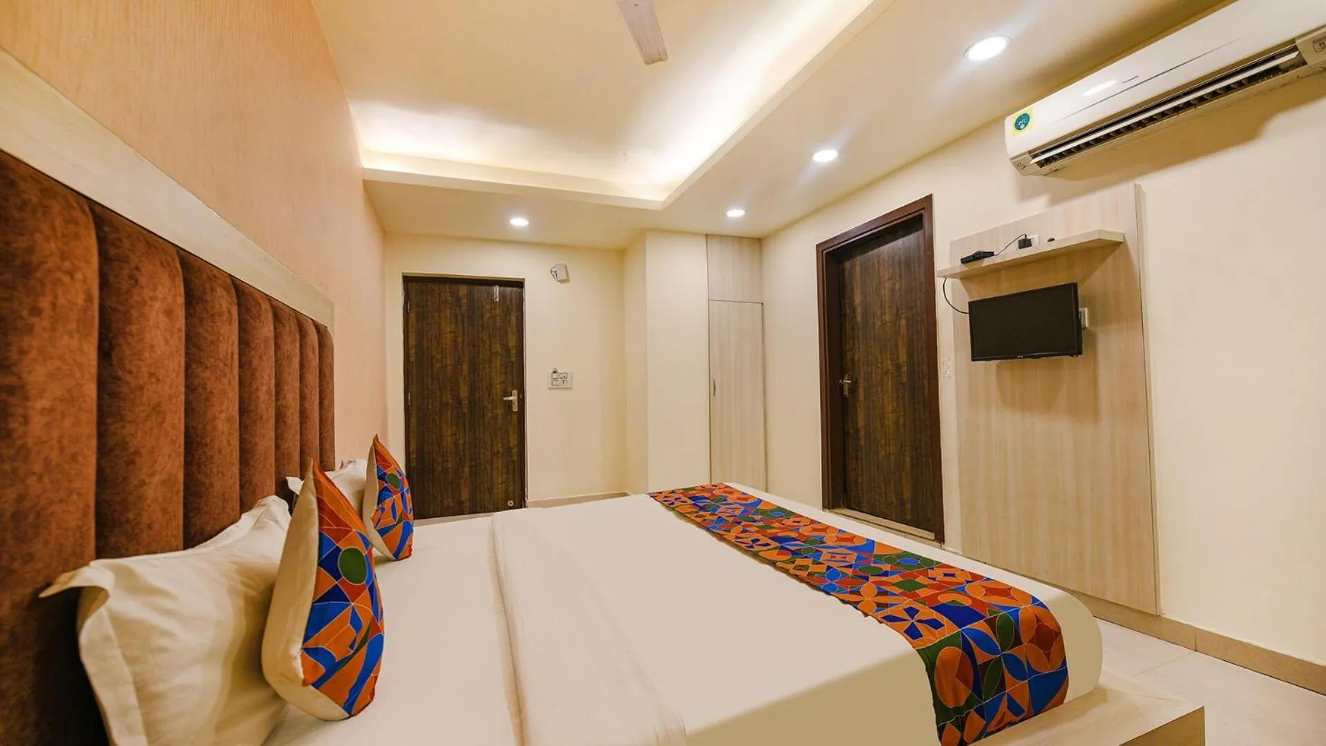 Bed in Hotel Seventh Heaven