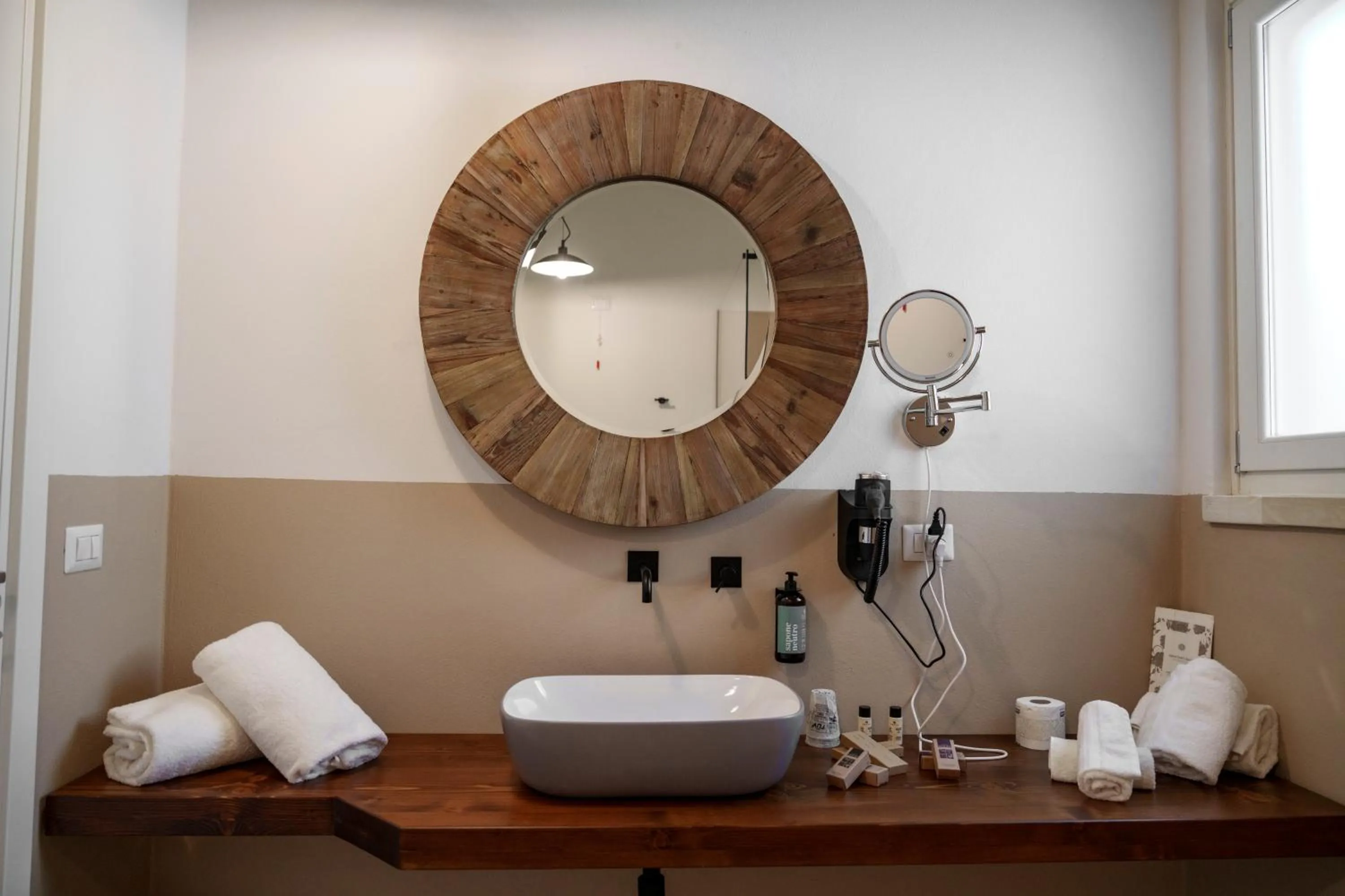 Bathroom in Villa Neviera Wine Resort & Spa by Cantine Due Palme