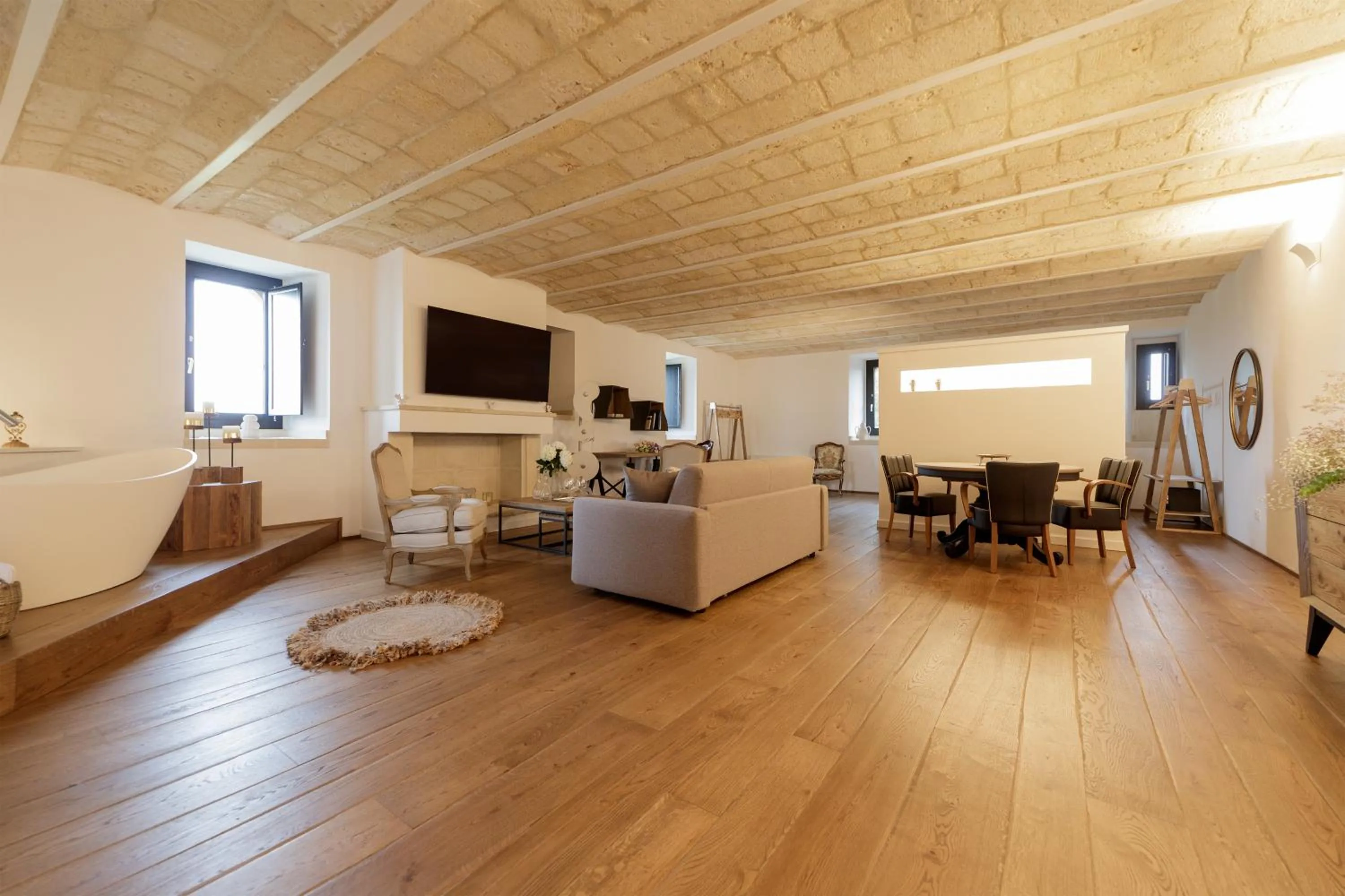 TV and multimedia in Villa Neviera Wine Resort & Spa by Cantine Due Palme