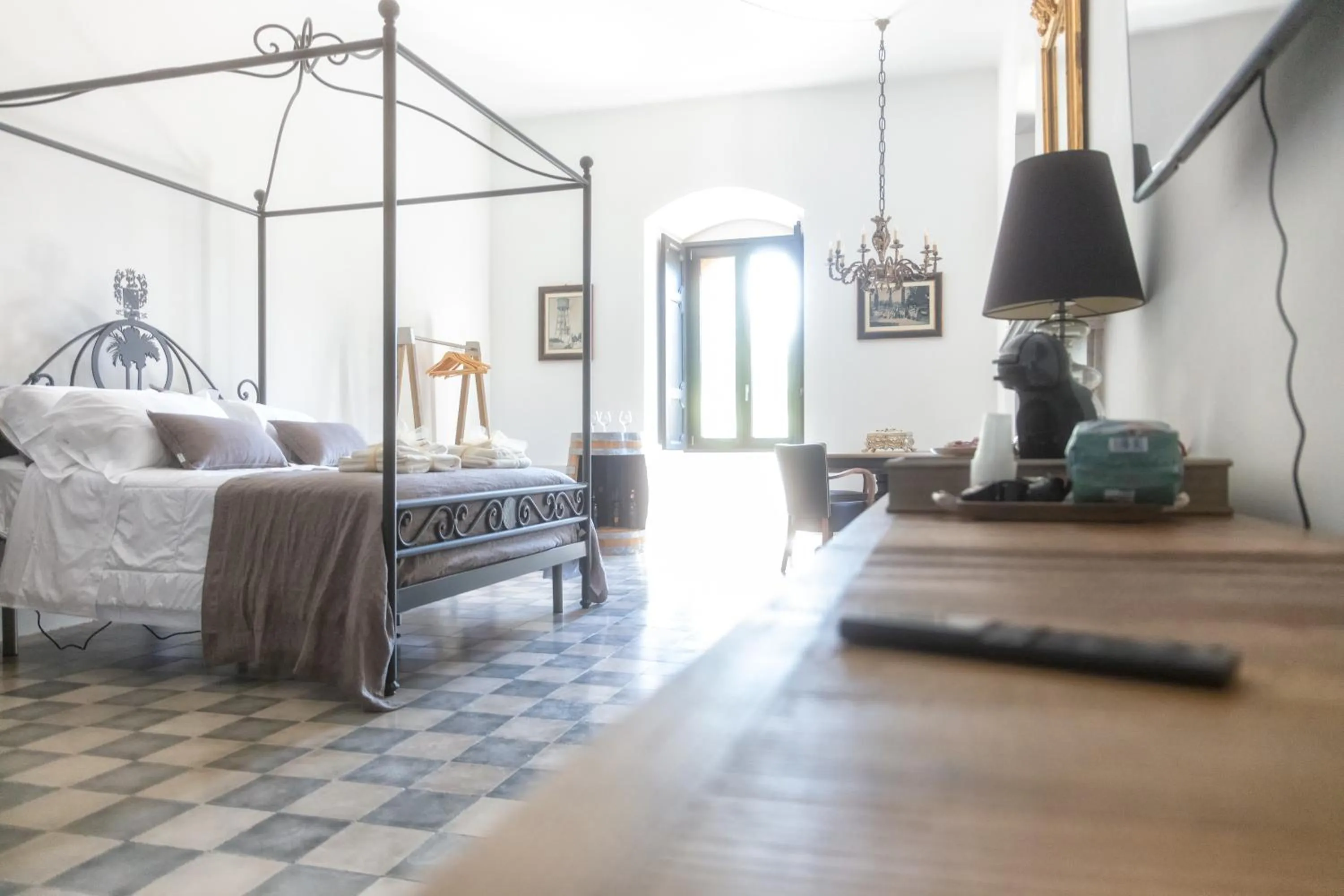 Bed in Villa Neviera Wine Resort & Spa by Cantine Due Palme