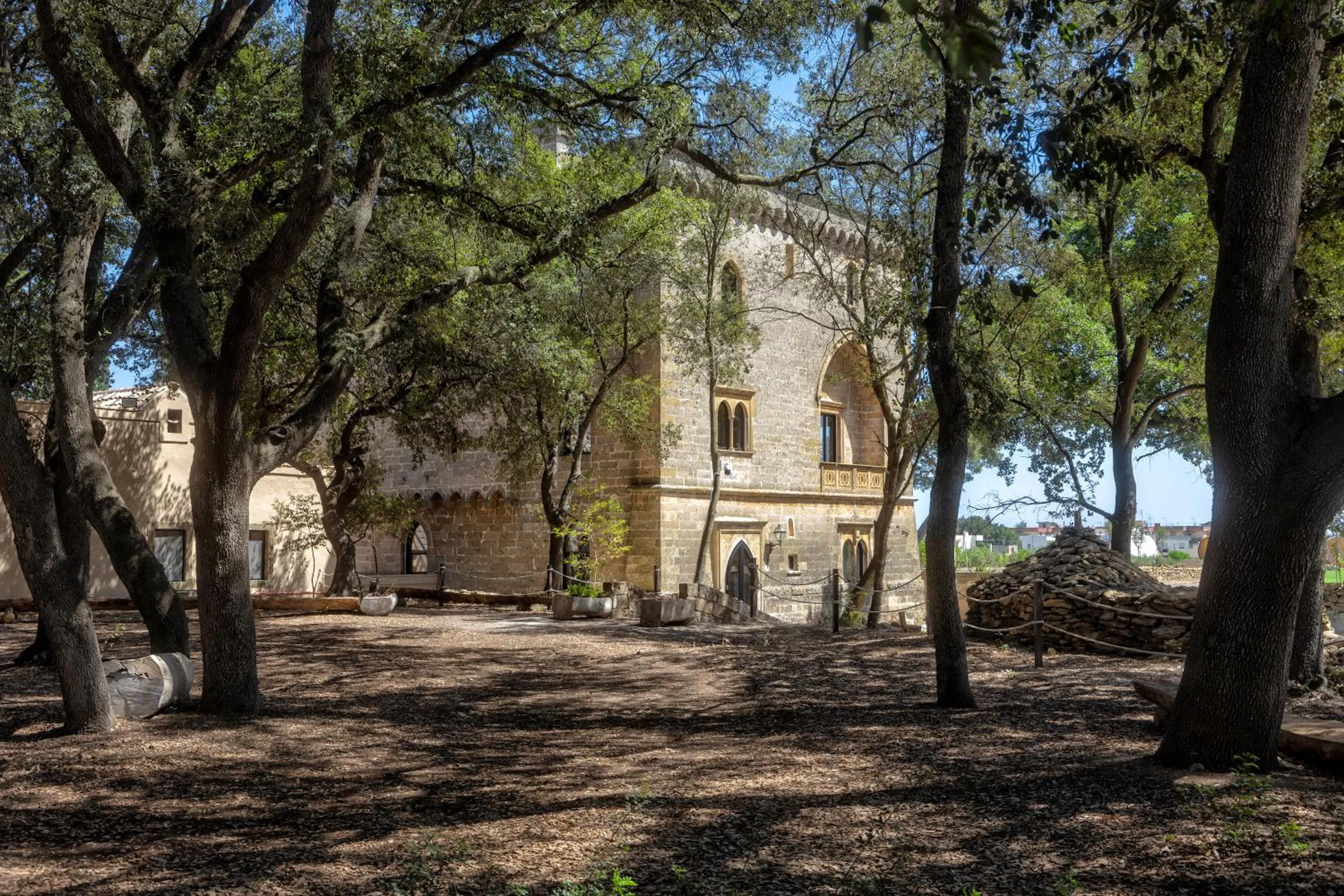 Property building in Villa Neviera Wine Resort & Spa by Cantine Due Palme