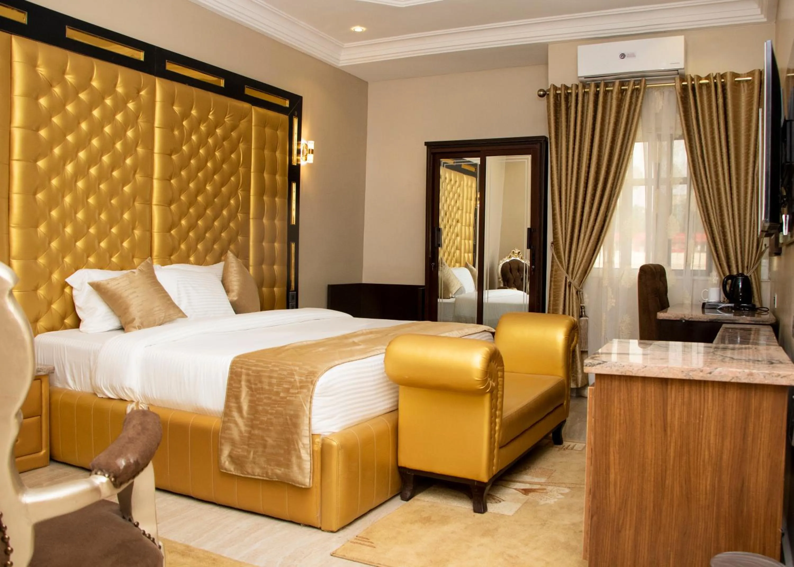 Bedroom, Bed in Grand Bohabs Hotel