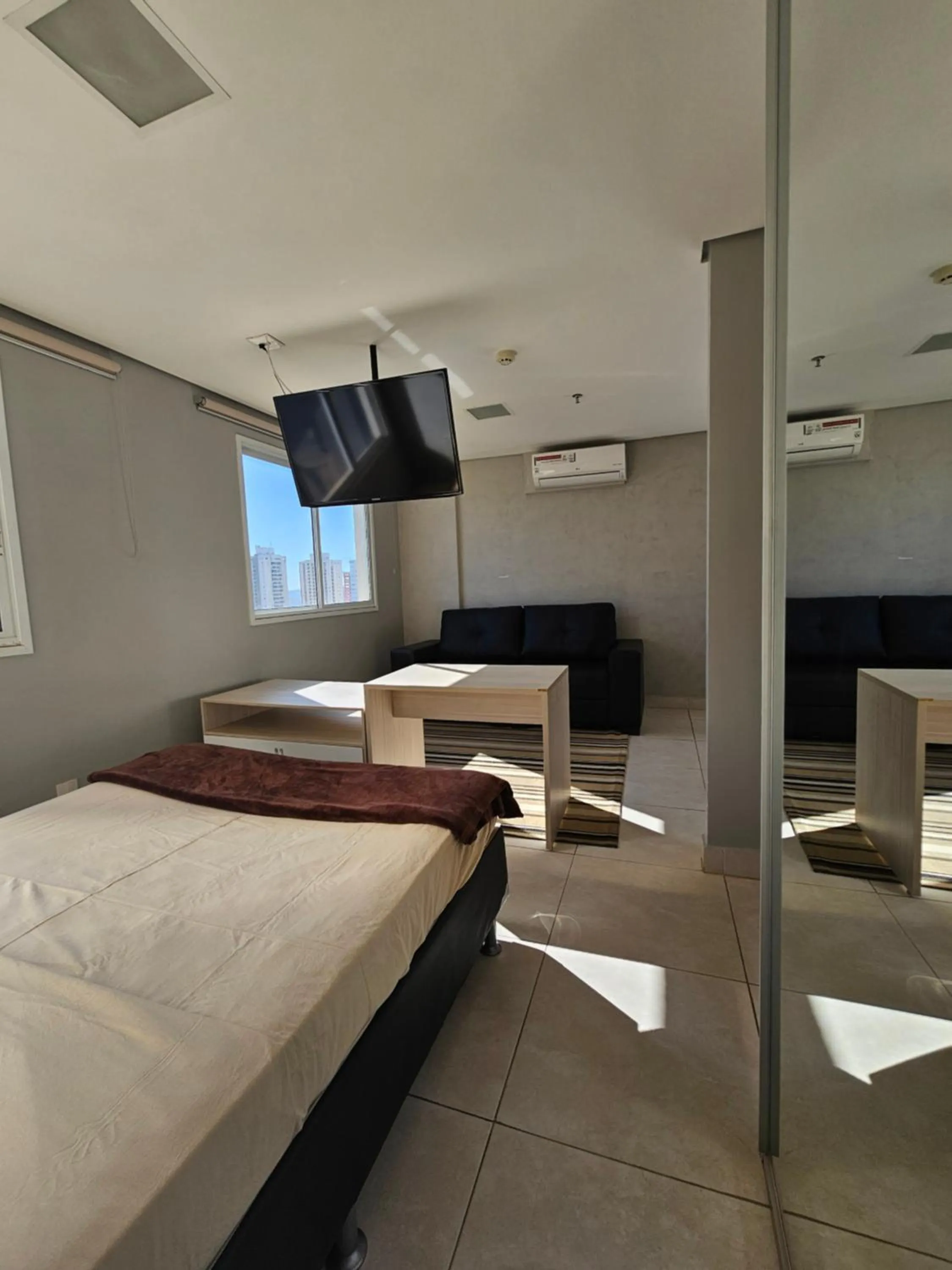 Flat Brooksfield Towers