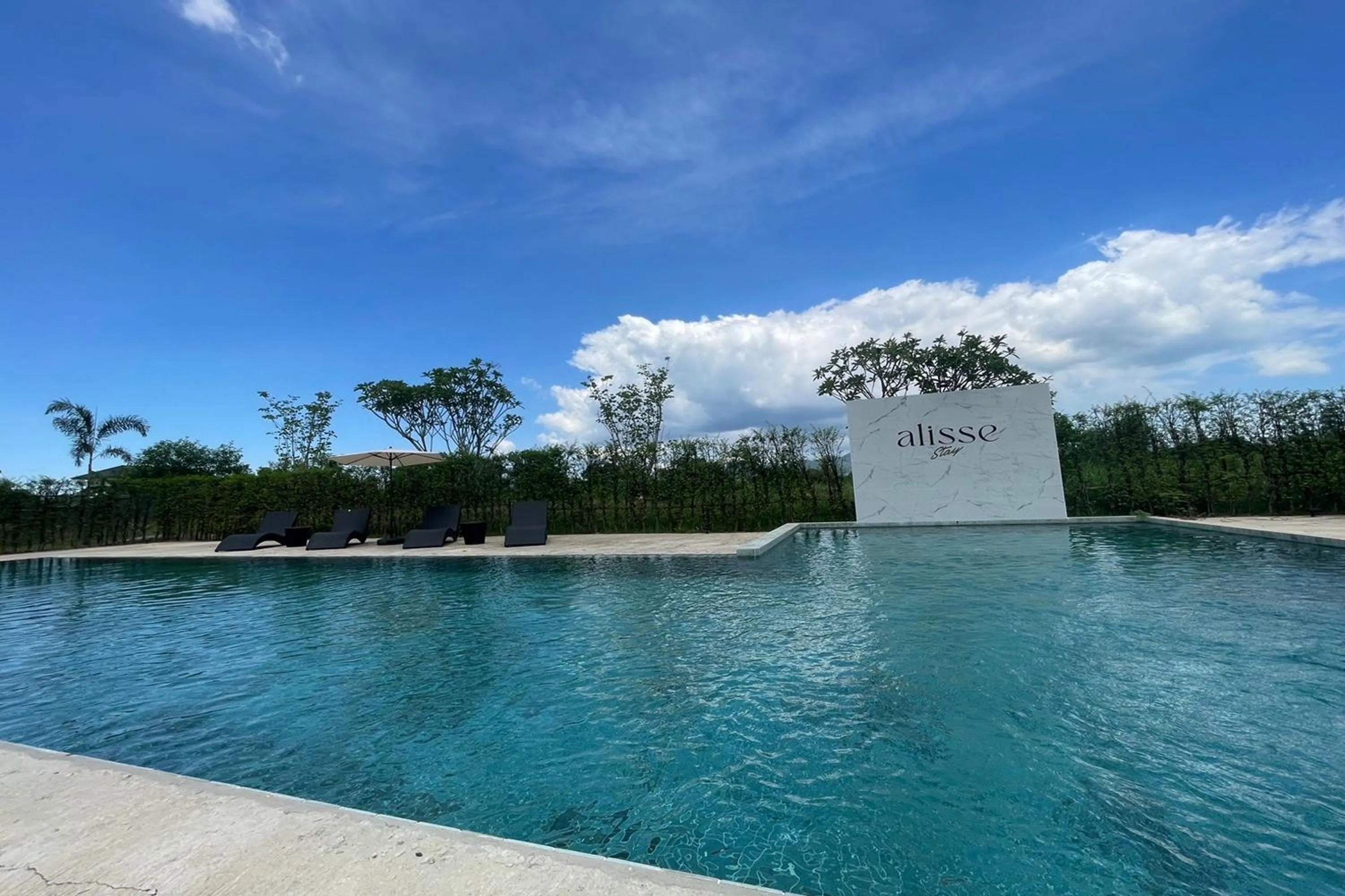 Swimming pool in Alisse Stay Phuket Layan