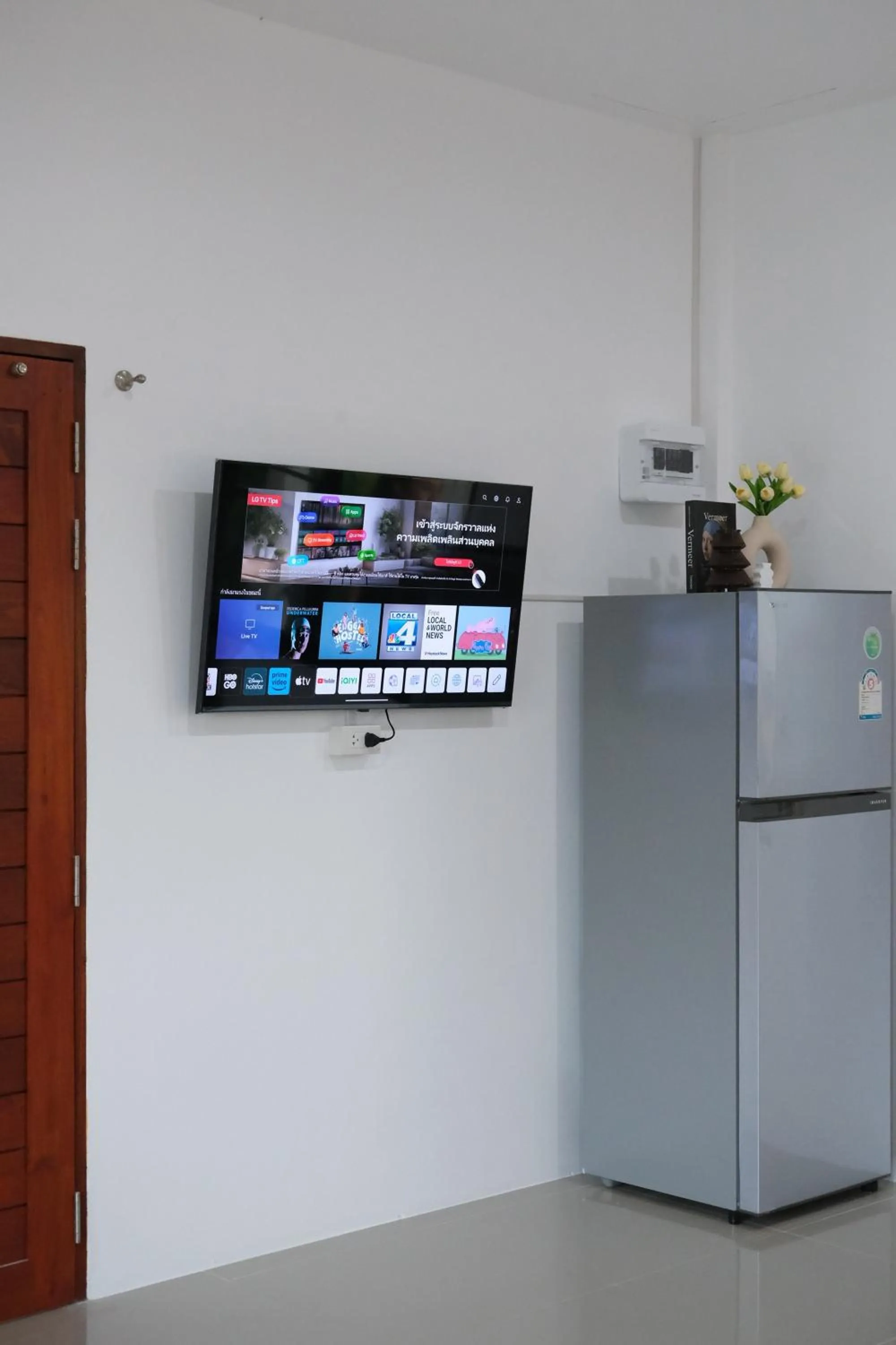 TV and multimedia in Alisse Stay Phuket Layan