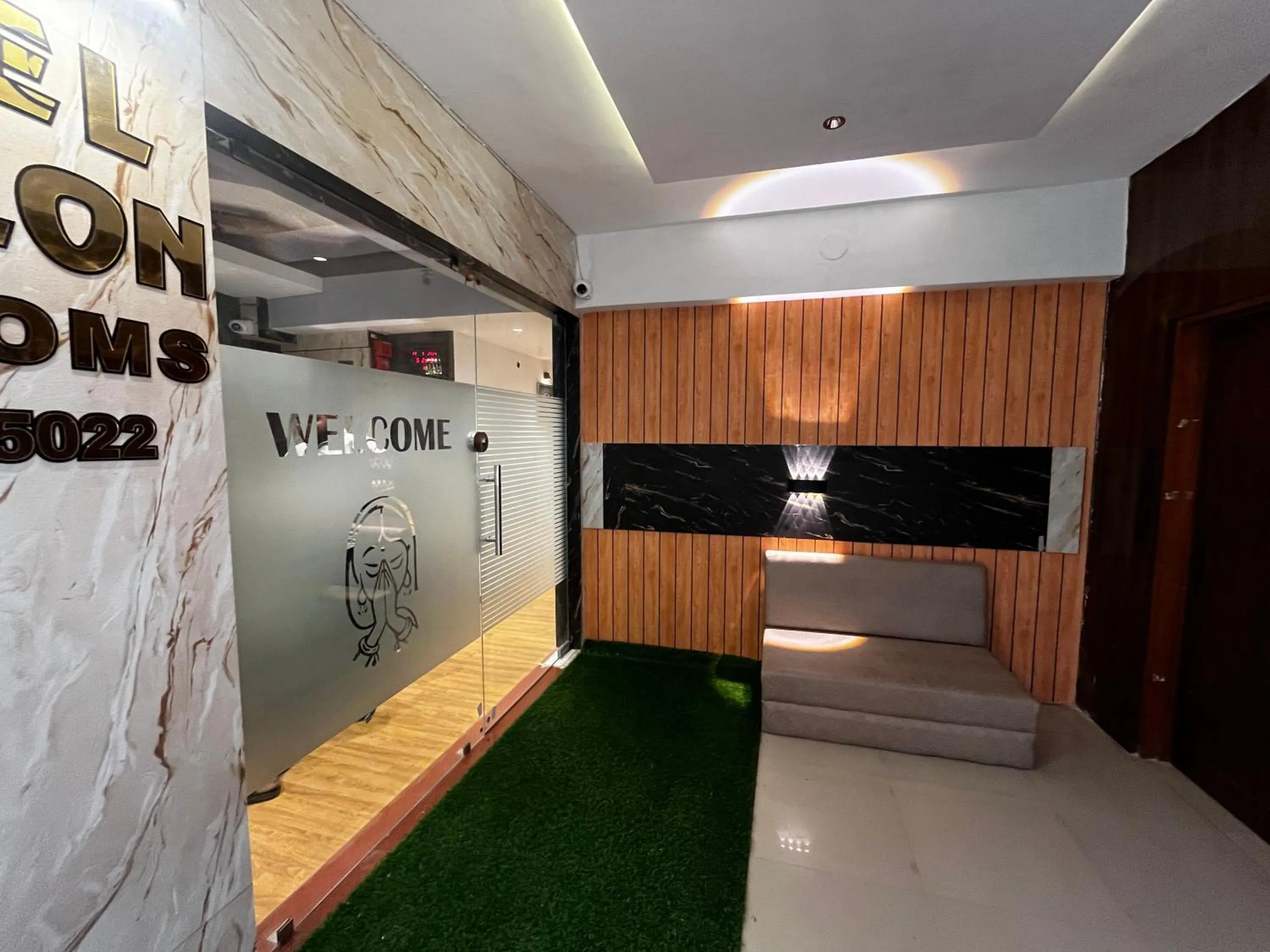 Property building in Hotel Privilon