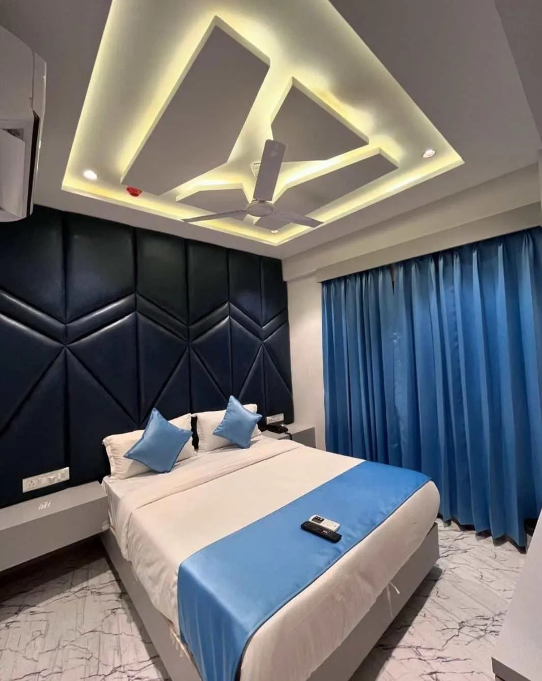 Bed in Hotel Privilon