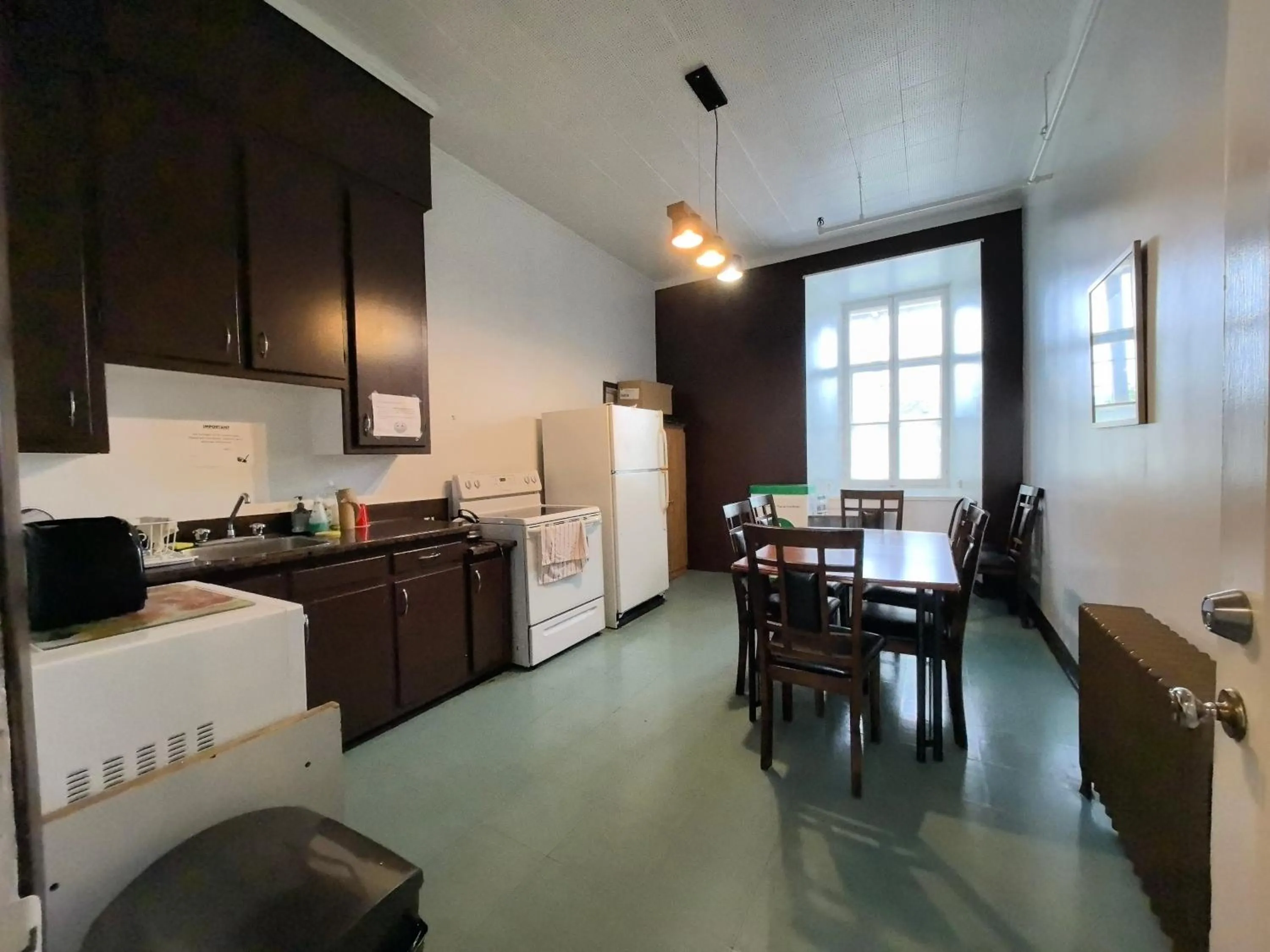 Kitchen or kitchenette in Auberge du Couvent