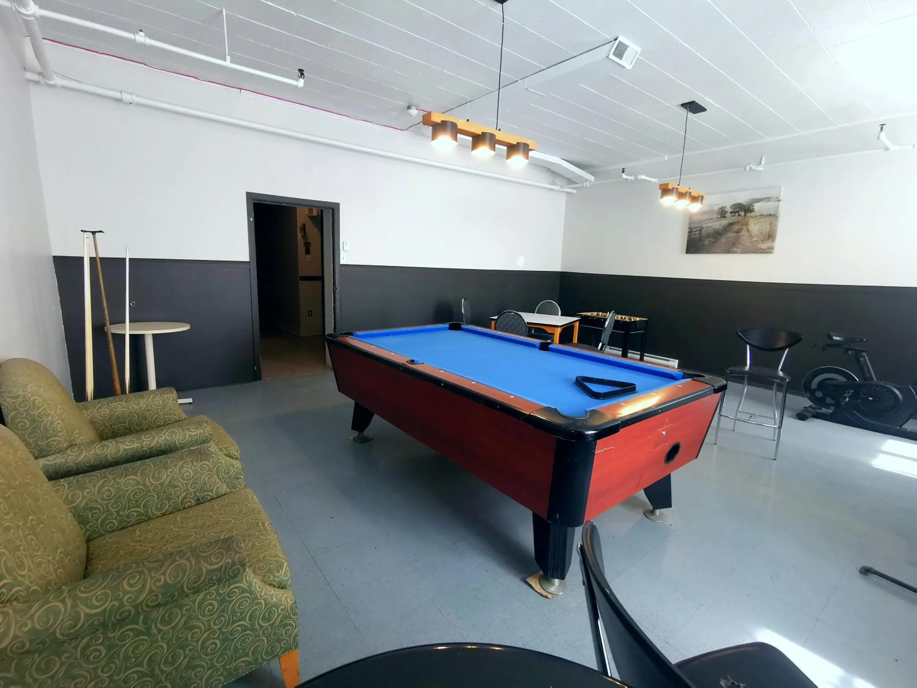 Entertainment in Auberge du Couvent