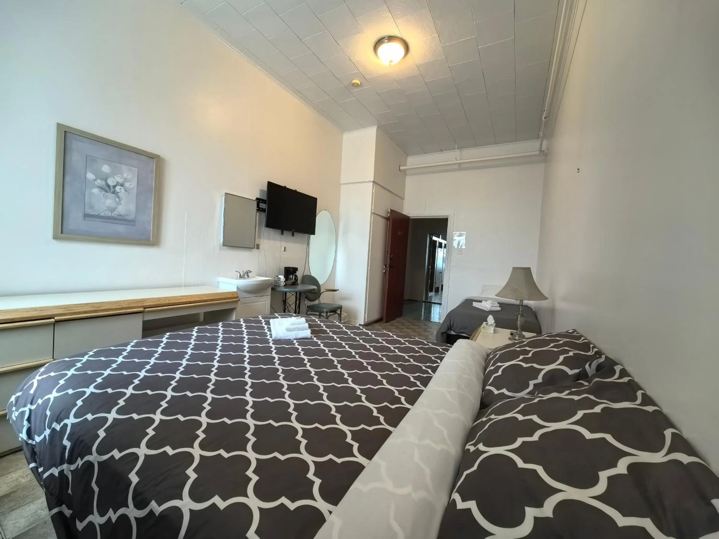 Bedroom, Bed in Auberge du Couvent