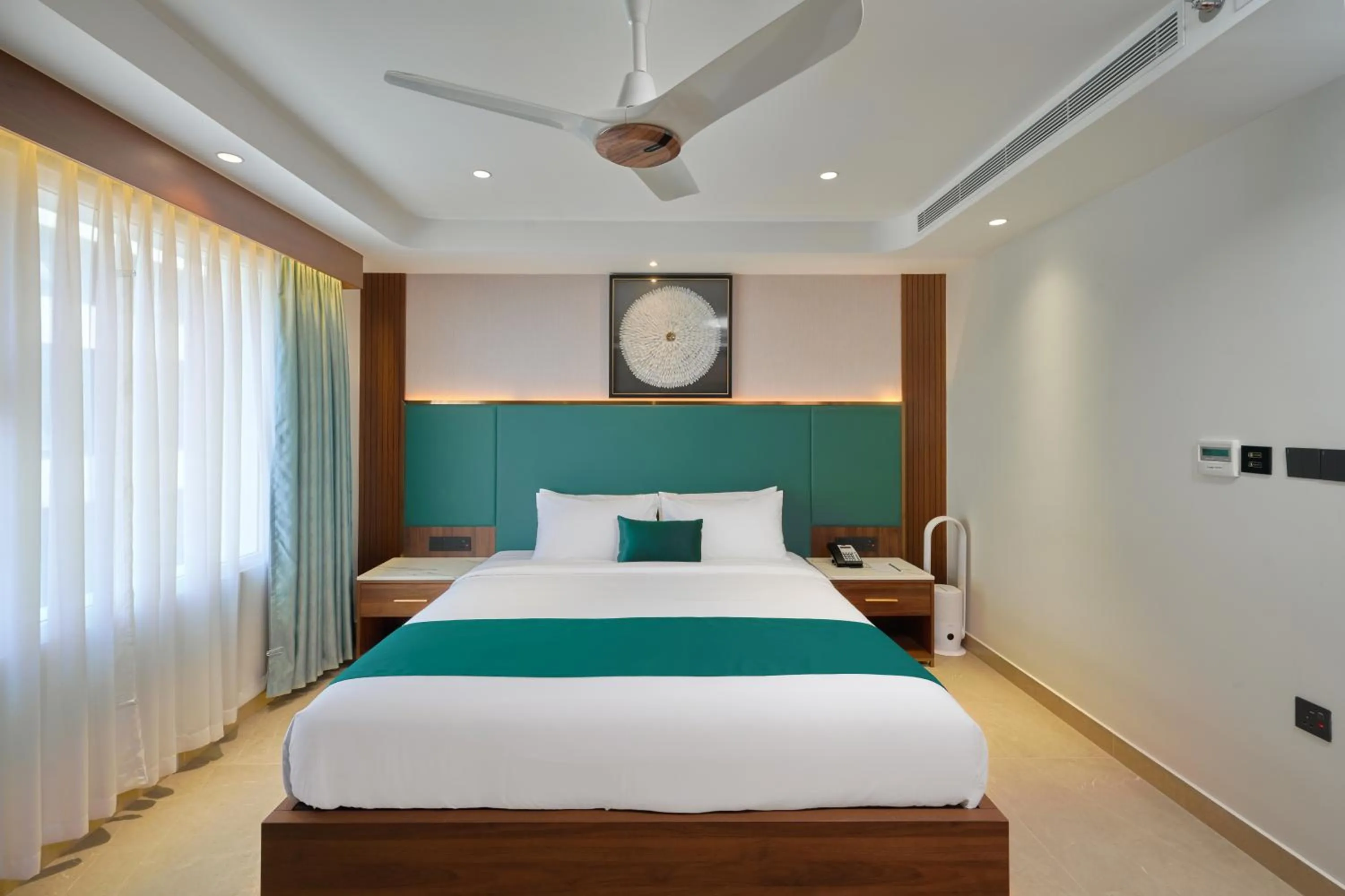 Bedroom, Bed in Kowju Airport Hotel Calicut