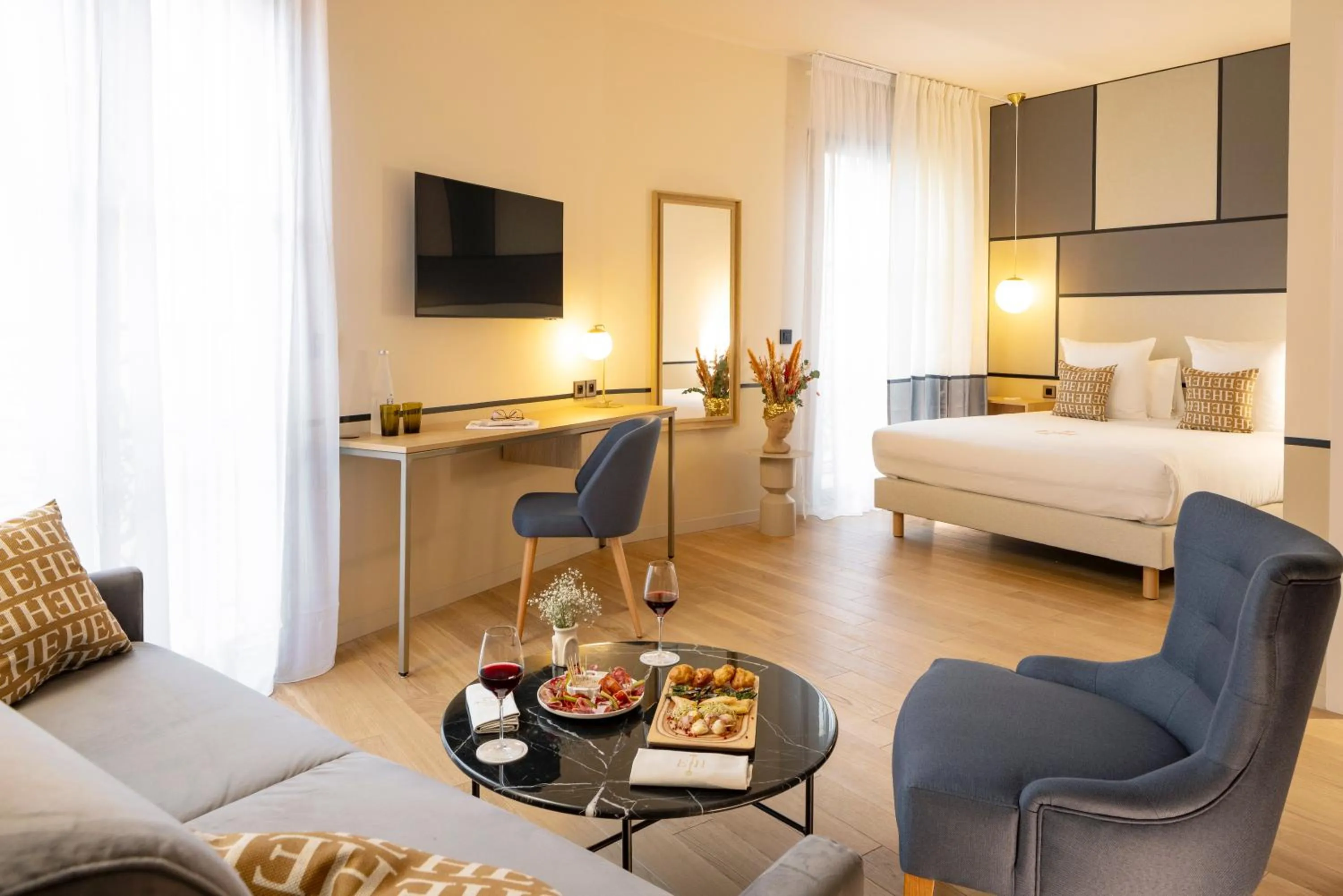 Bedroom, Bed in Epona Hôtel Sens