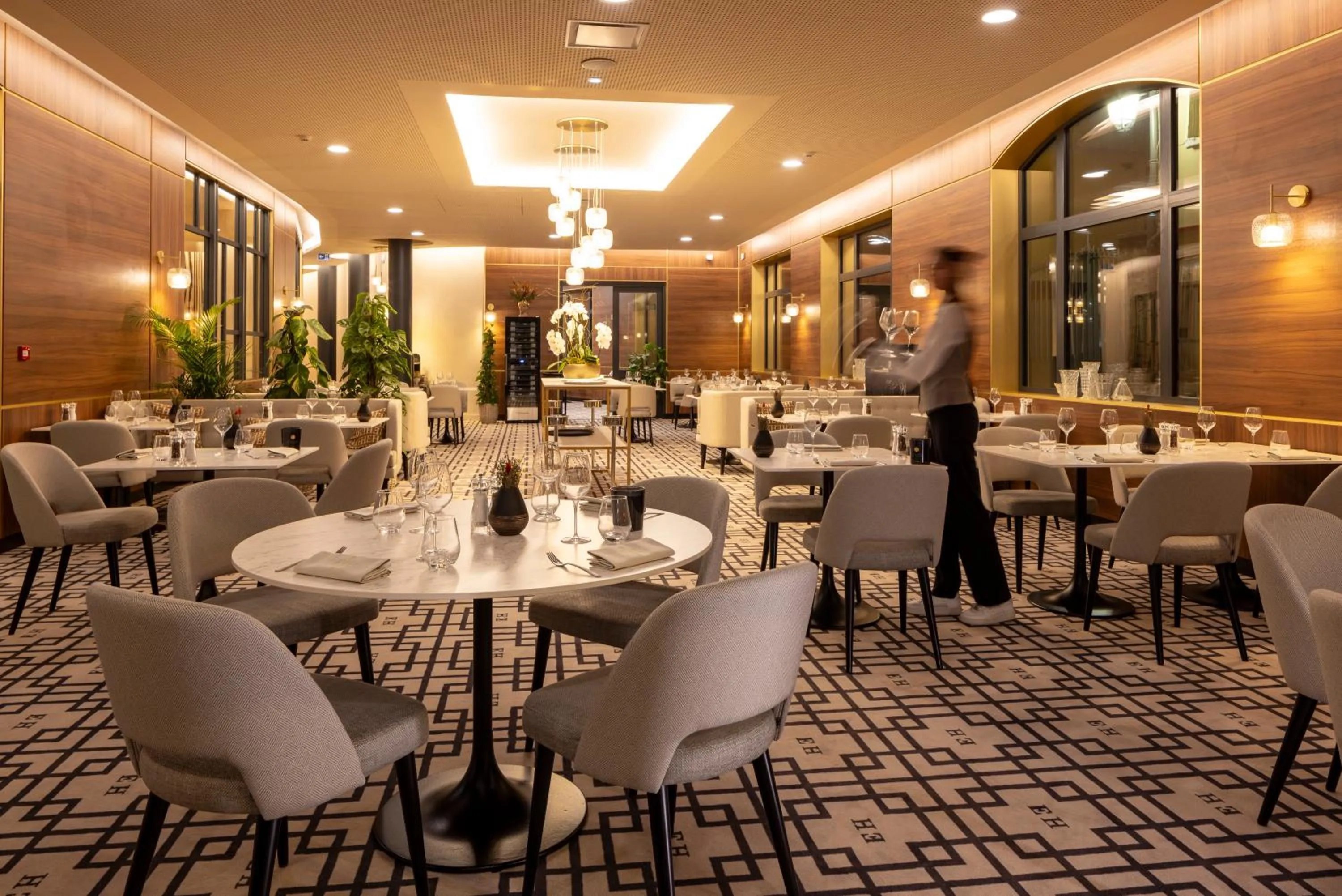 Restaurant/places to eat in Epona Hôtel Sens