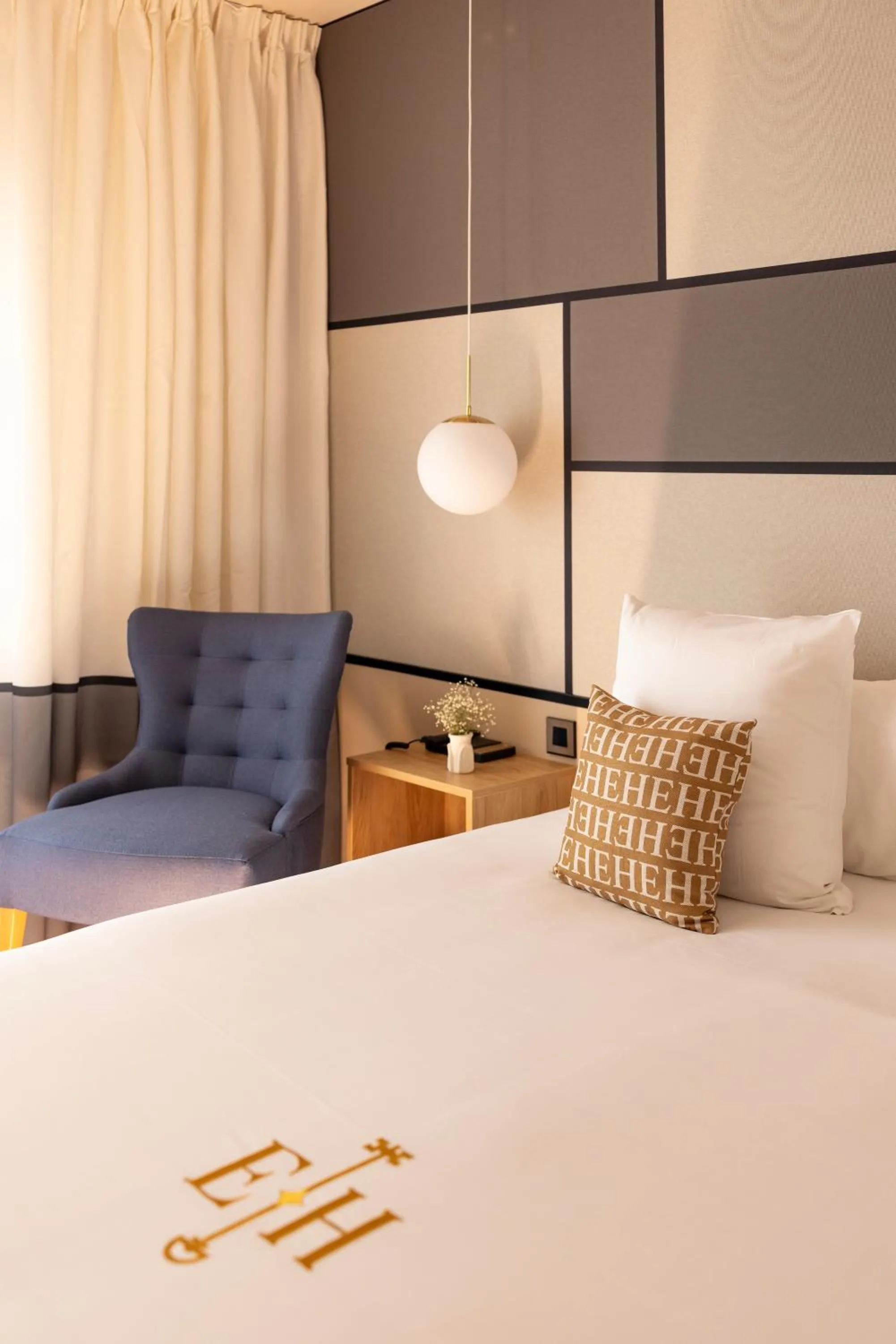 Bedroom, Bed in Epona Hôtel Sens