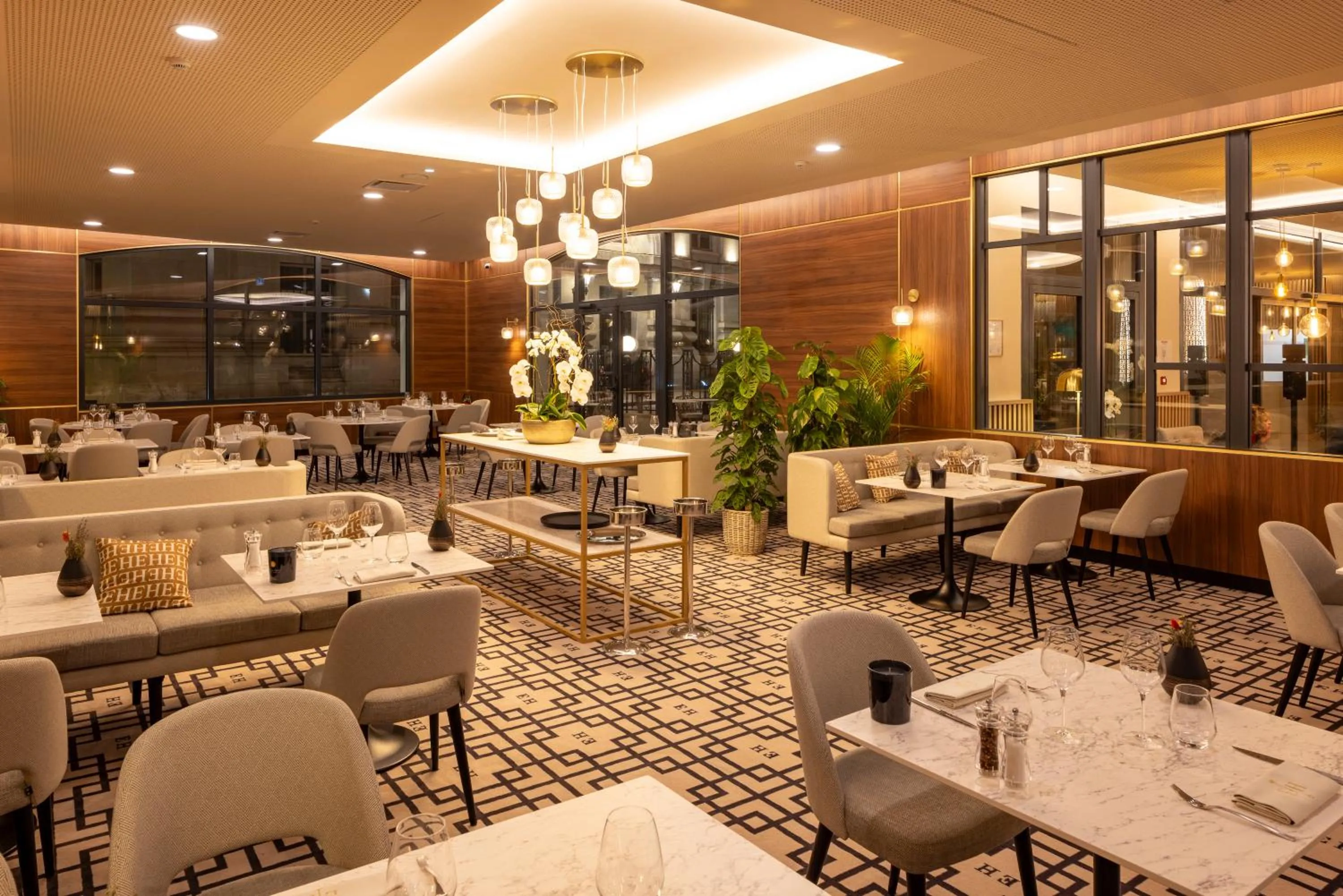 Restaurant/places to eat in Epona Hôtel Sens