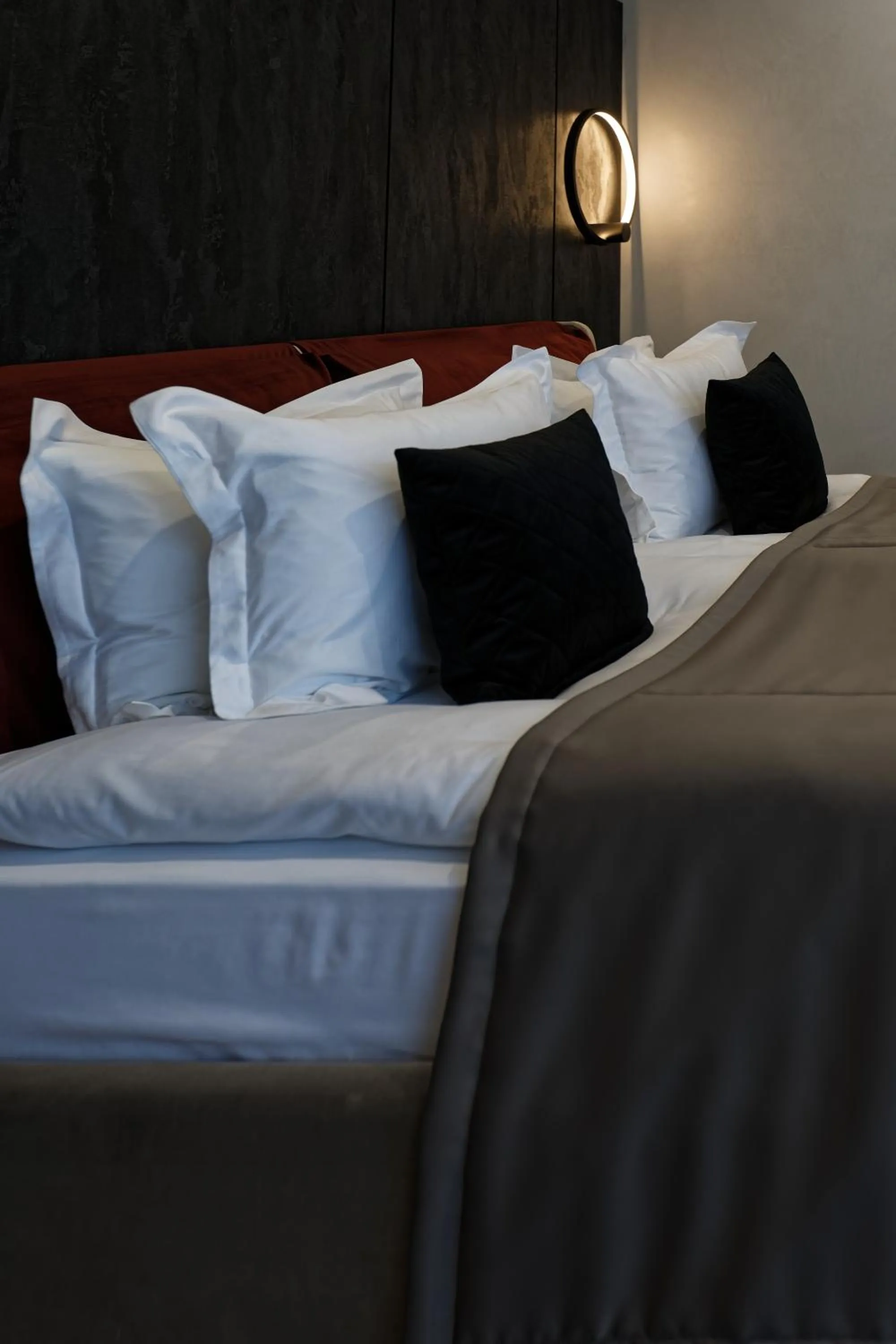 Bed in Glacier Premium Apartments