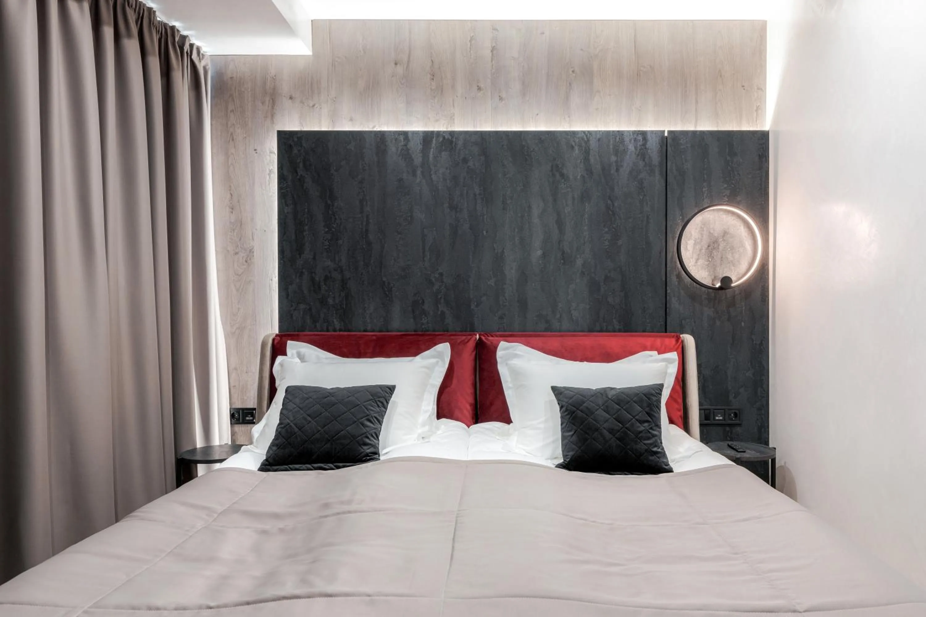 Bed in Glacier Premium Apartments