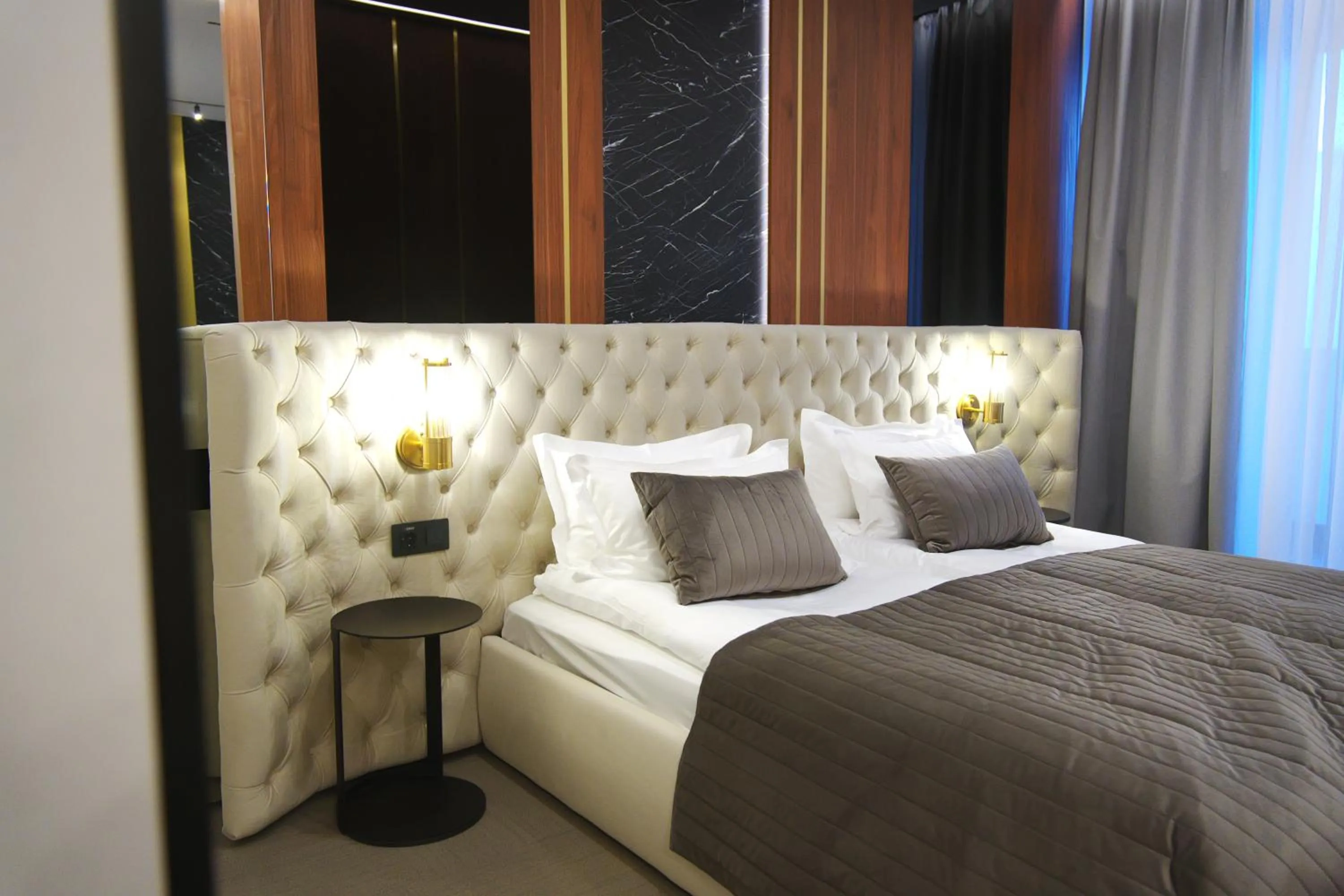 Bed in Glacier Premium Apartments