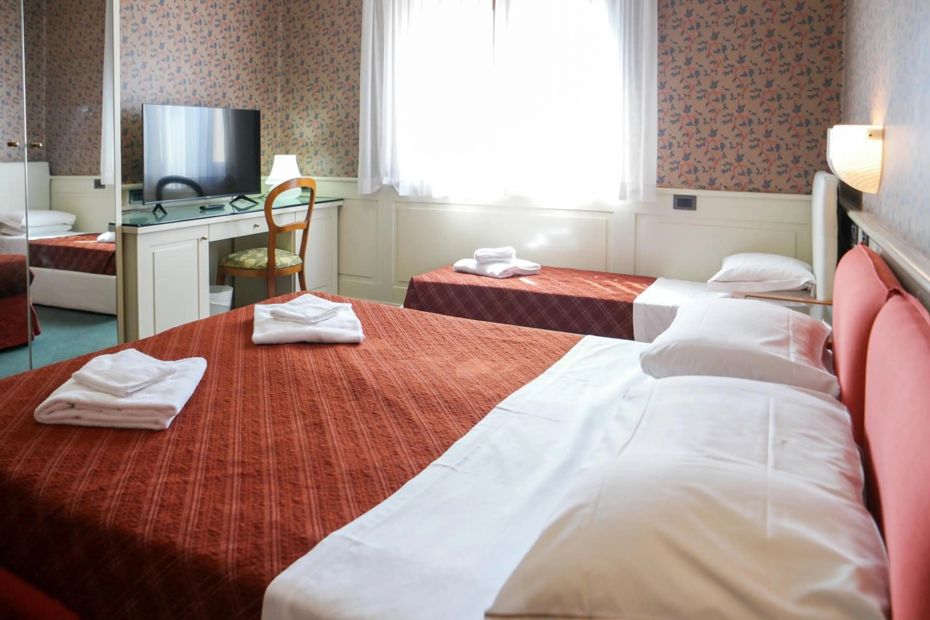 TV and multimedia, Bed in Hotel alla giustizia